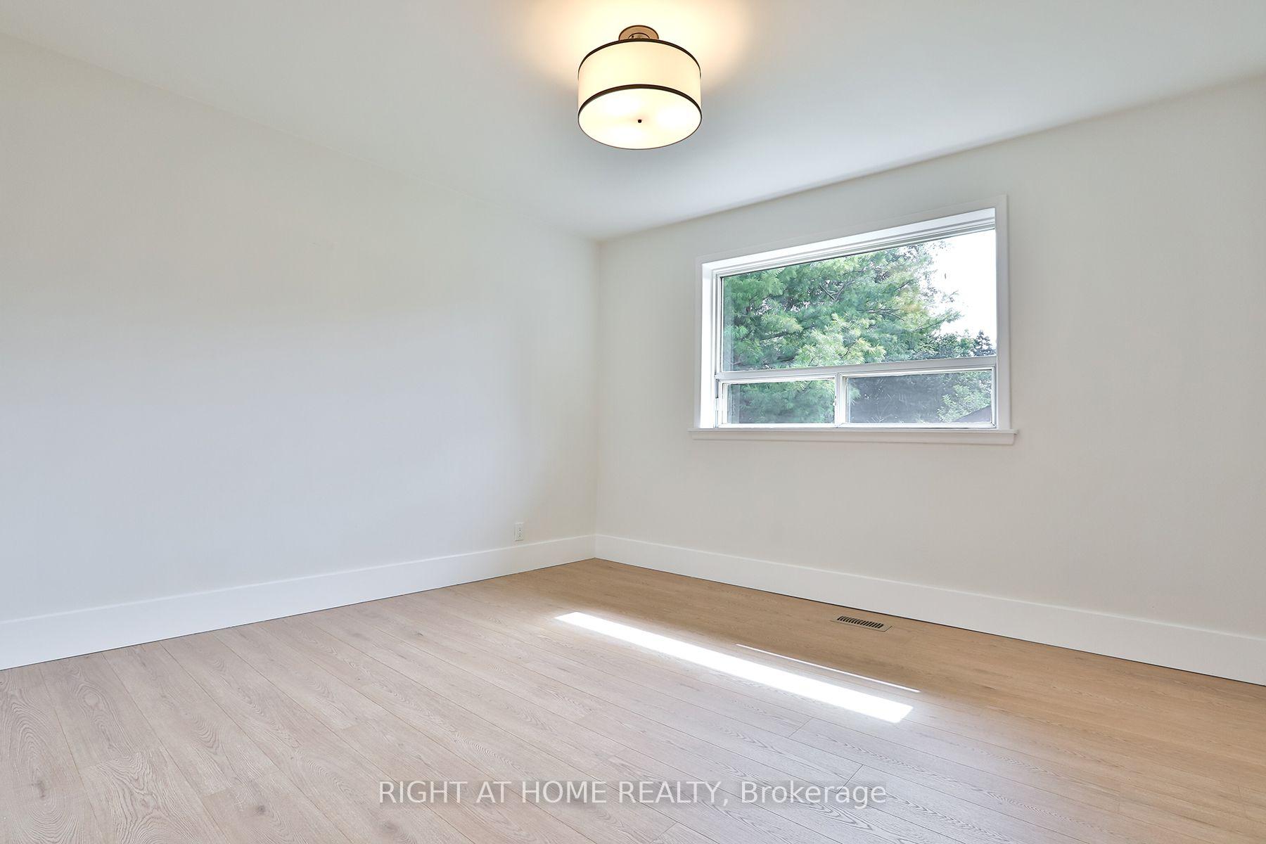 Photo 6 of 80 Stephen Drive, Caledon, Bolton West — HOMEH