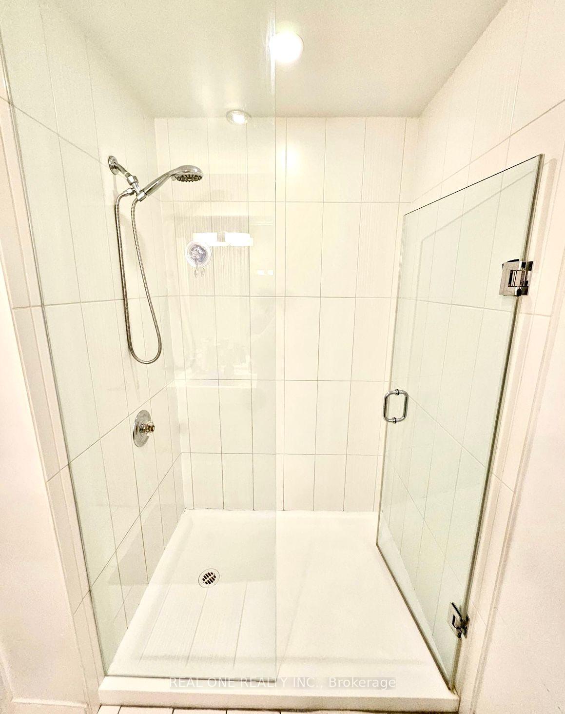 Photo 10 of Unit 627, 8 Telegram Mews, Toronto, Waterfront Communities — HOMEH