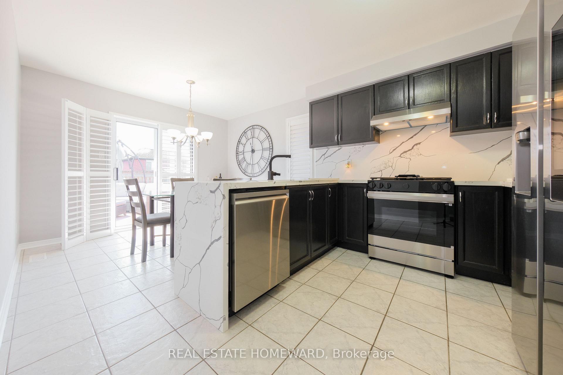 Photo 11 of 1283 Vincent Crescent, Innisfil, Alcona — HOMEH