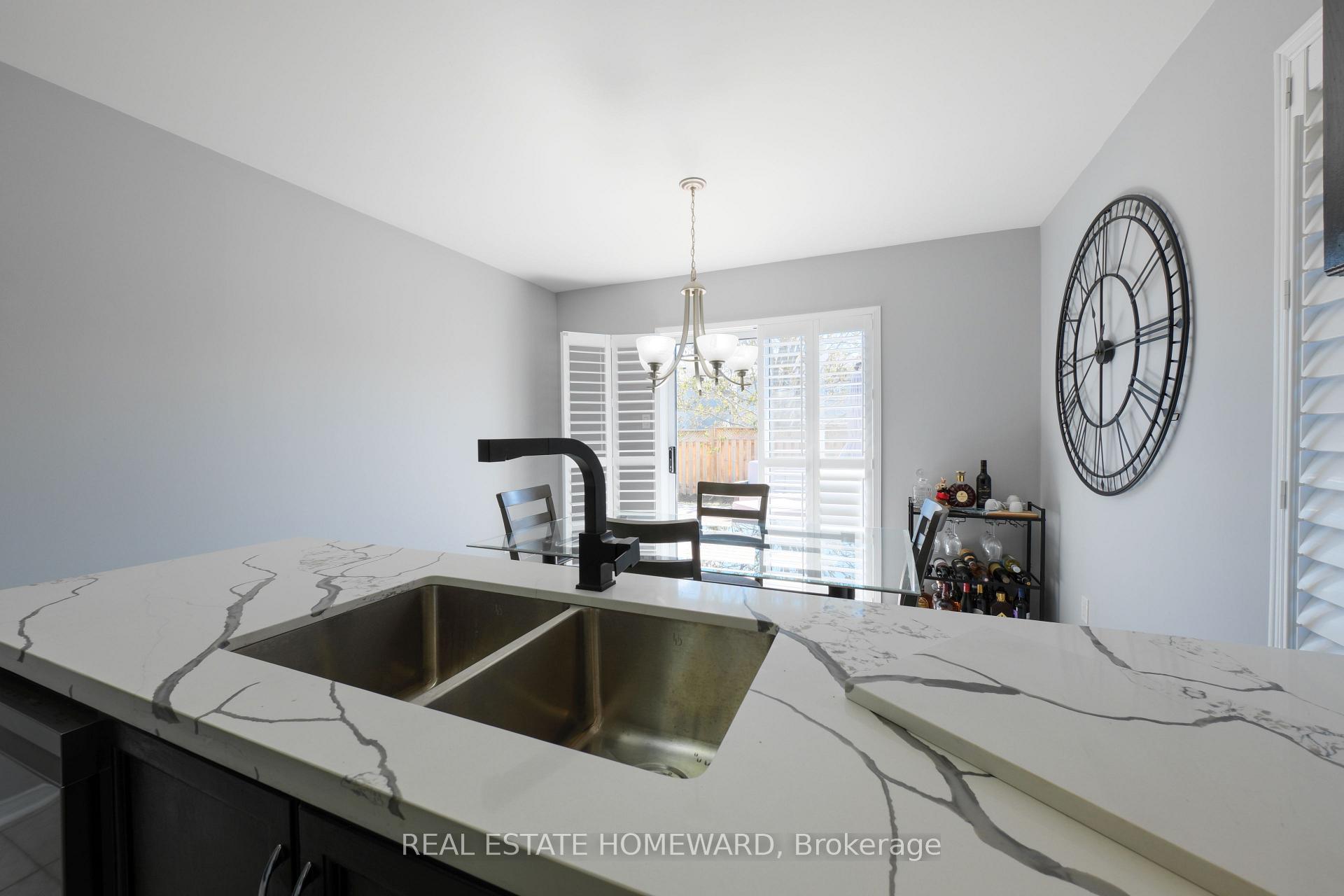 Photo 14 of 1283 Vincent Crescent, Innisfil, Alcona — HOMEH