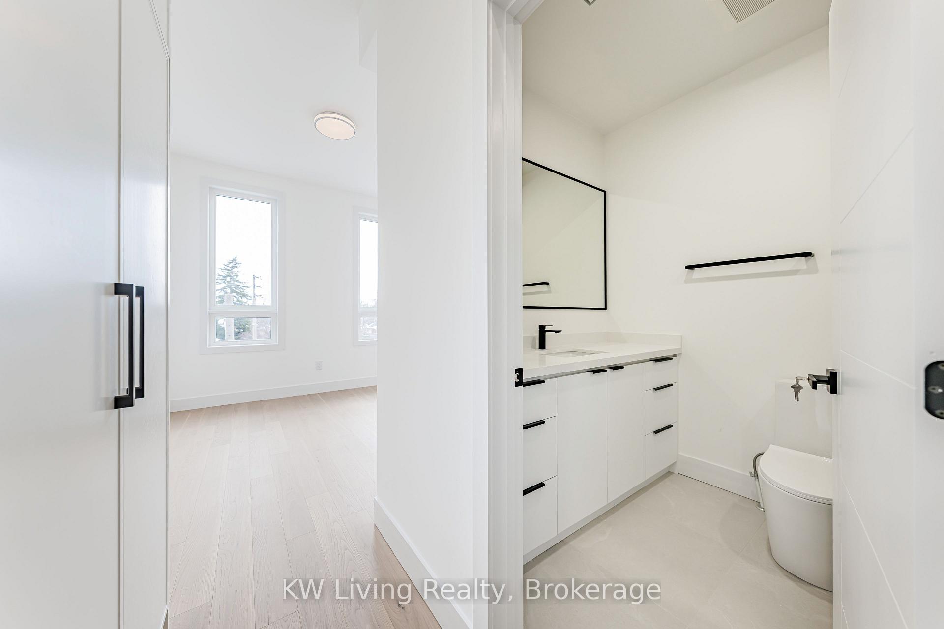 Photo 13 of 712 Eglinton Avenue E, Toronto, Leaside — HOMEH