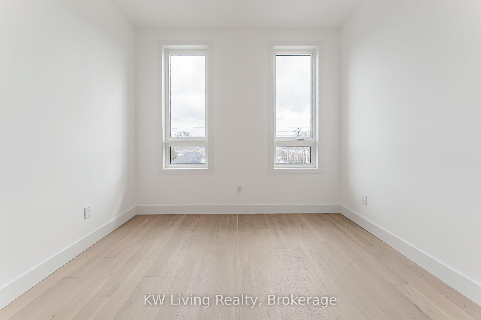 Photo 18 of 712 Eglinton Avenue E, Toronto, Leaside — HOMEH