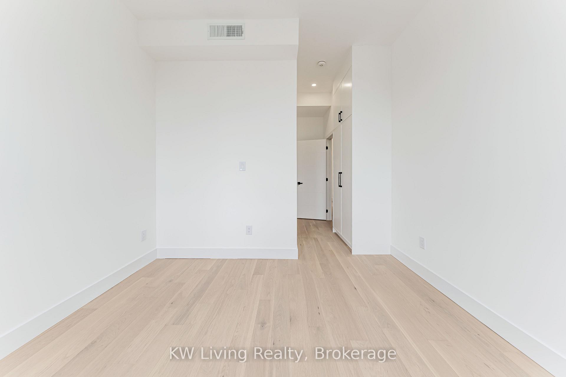 Photo 20 of 712 Eglinton Avenue E, Toronto, Leaside — HOMEH