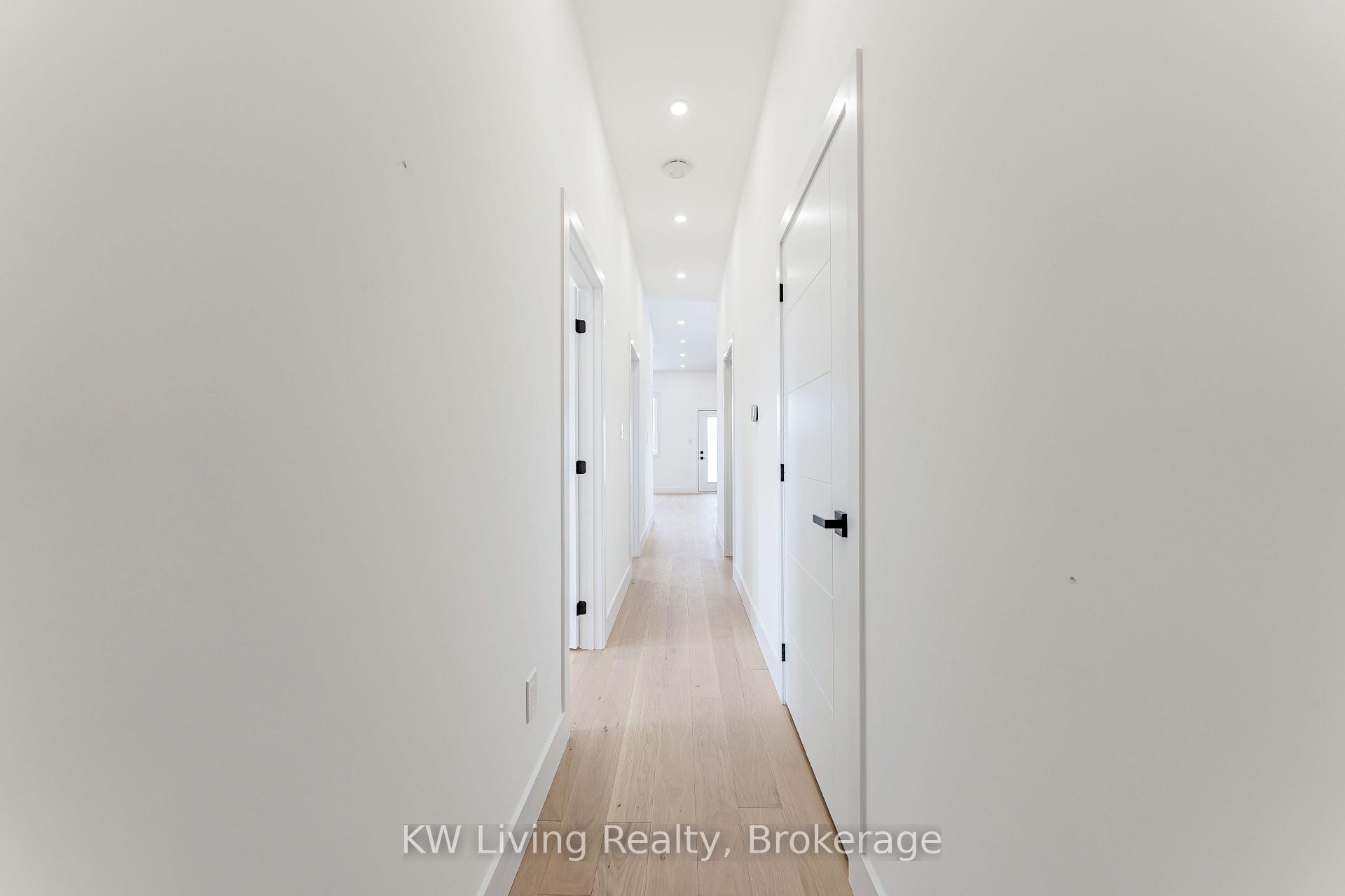 Photo 22 of 712 Eglinton Avenue E, Toronto, Leaside — HOMEH