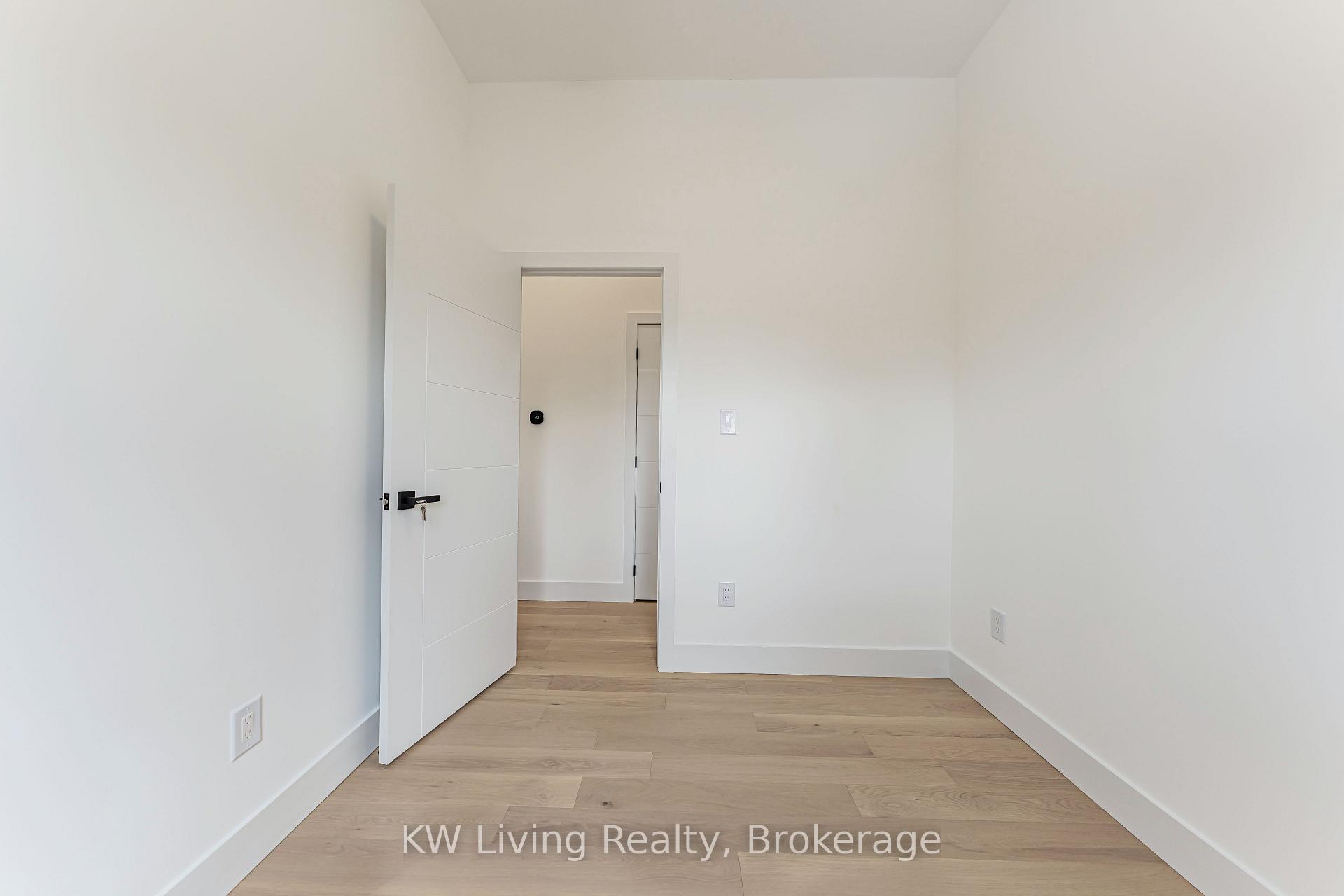 Photo 27 of 712 Eglinton Avenue E, Toronto, Leaside — HOMEH