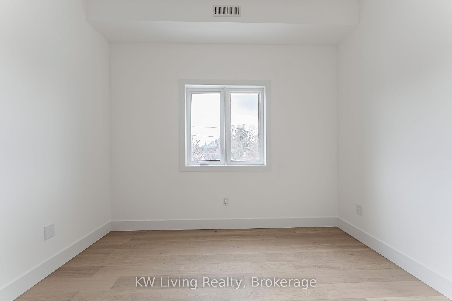 Photo 30 of 712 Eglinton Avenue E, Toronto, Leaside — HOMEH