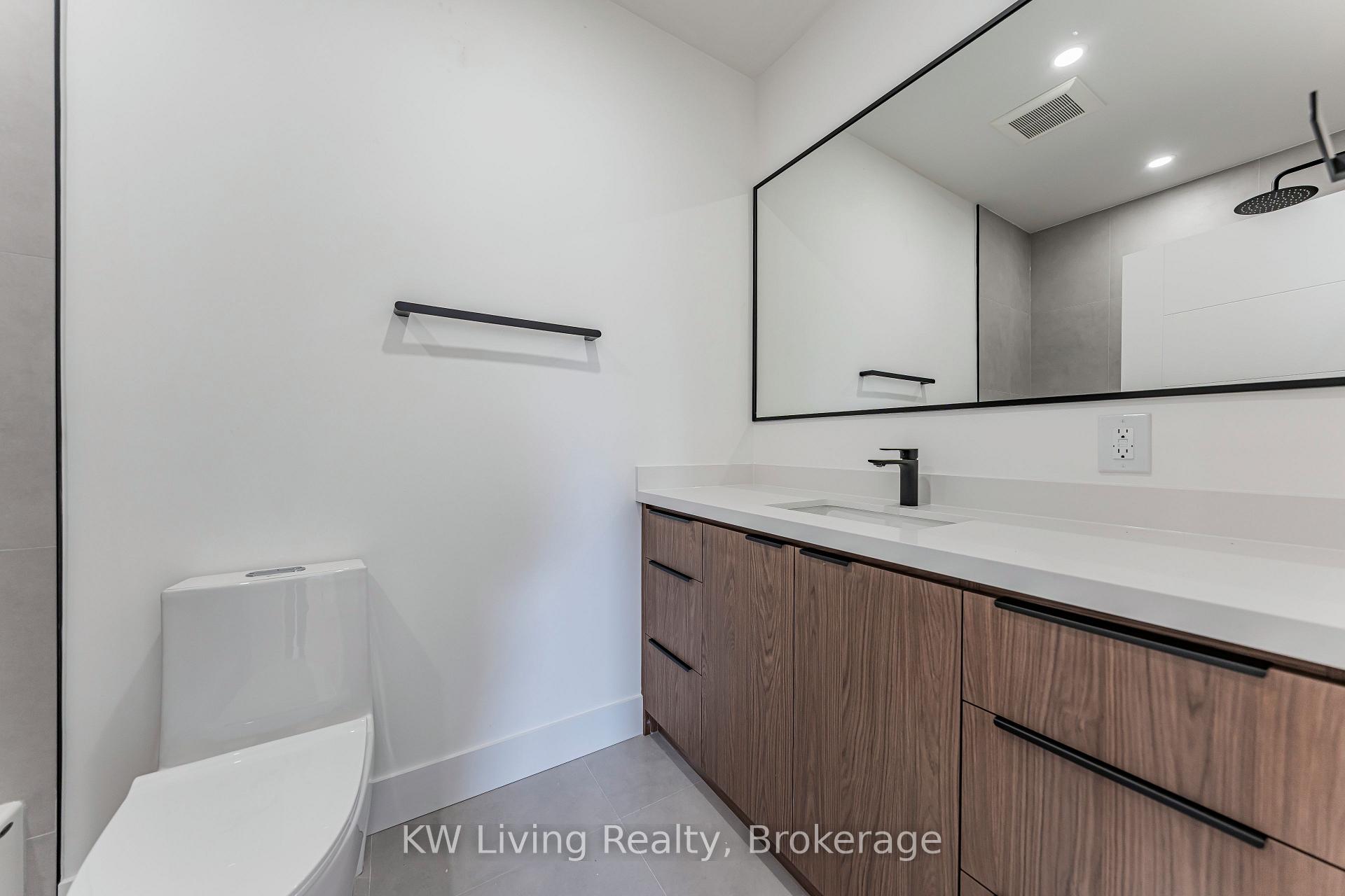 Photo 33 of 712 Eglinton Avenue E, Toronto, Leaside — HOMEH