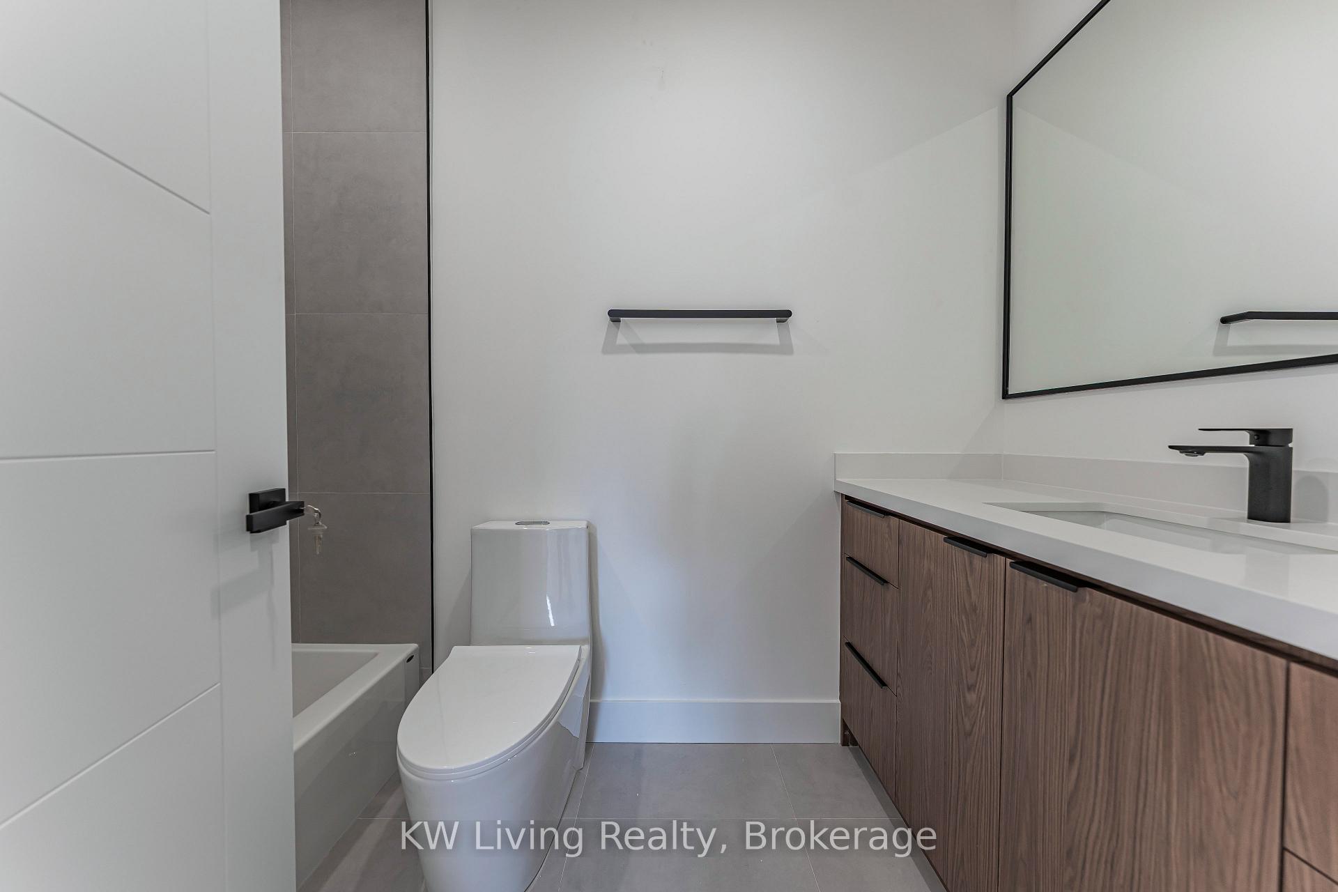 Photo 34 of 712 Eglinton Avenue E, Toronto, Leaside — HOMEH