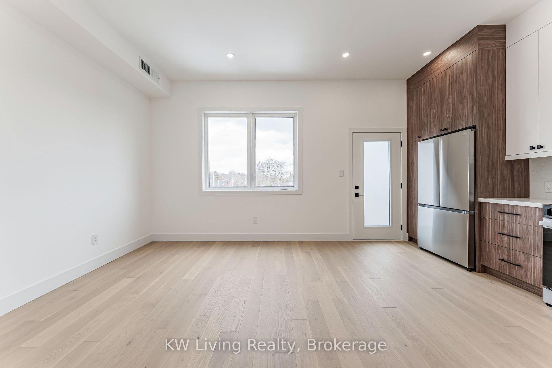 Photo 40 of 712 Eglinton Avenue E, Toronto, Leaside — HOMEH