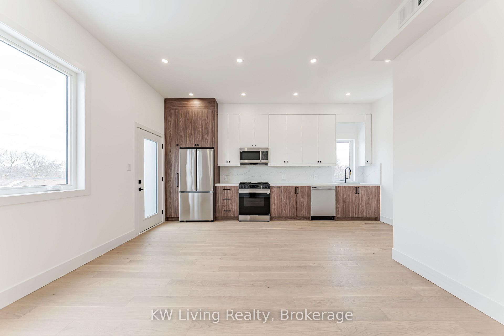 Photo 42 of 712 Eglinton Avenue E, Toronto, Leaside — HOMEH