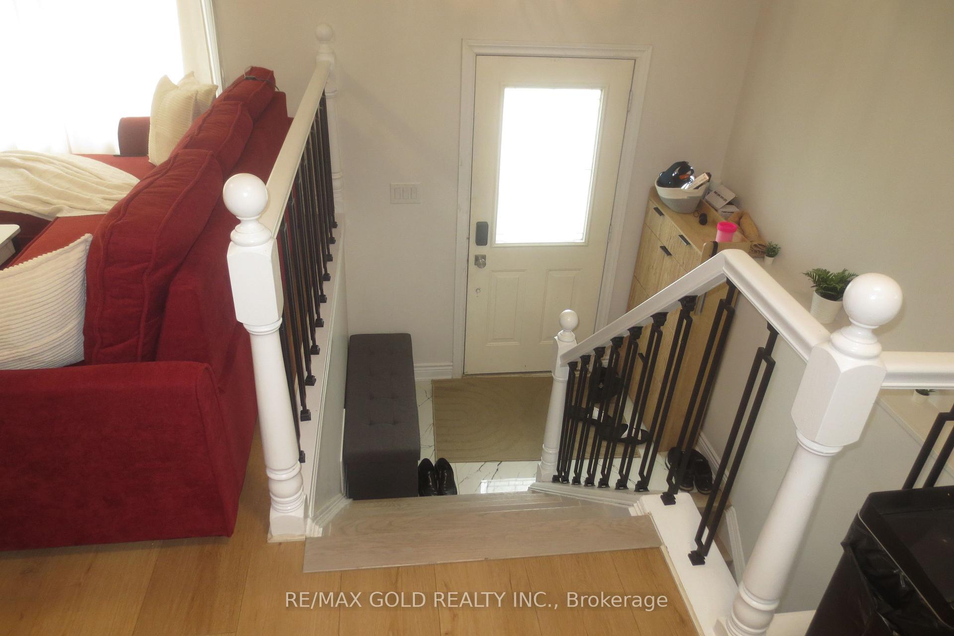 Photo 5 of 54 Bakersfield Drive, Cambridge, Christopher-Champlain — HOMEH