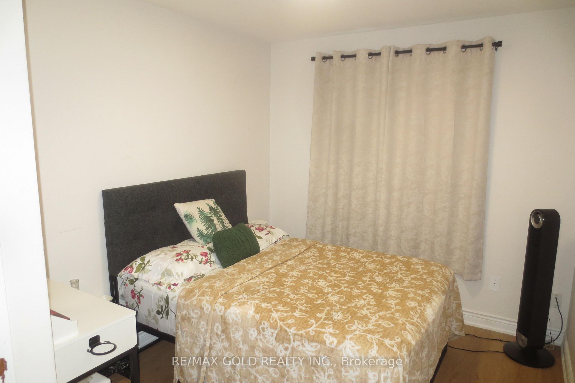 Photo 11 of 54 Bakersfield Drive, Cambridge, Christopher-Champlain — HOMEH