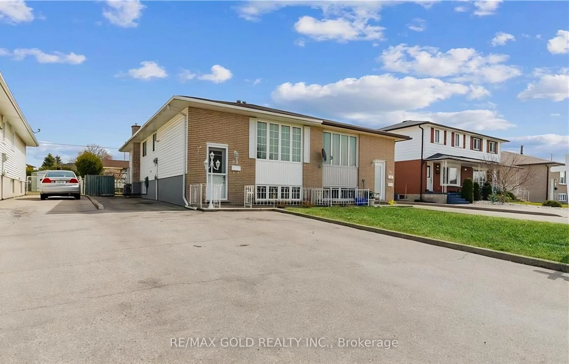Photo 1 of 54 Bakersfield Drive, Cambridge, Christopher-Champlain — HOMEH