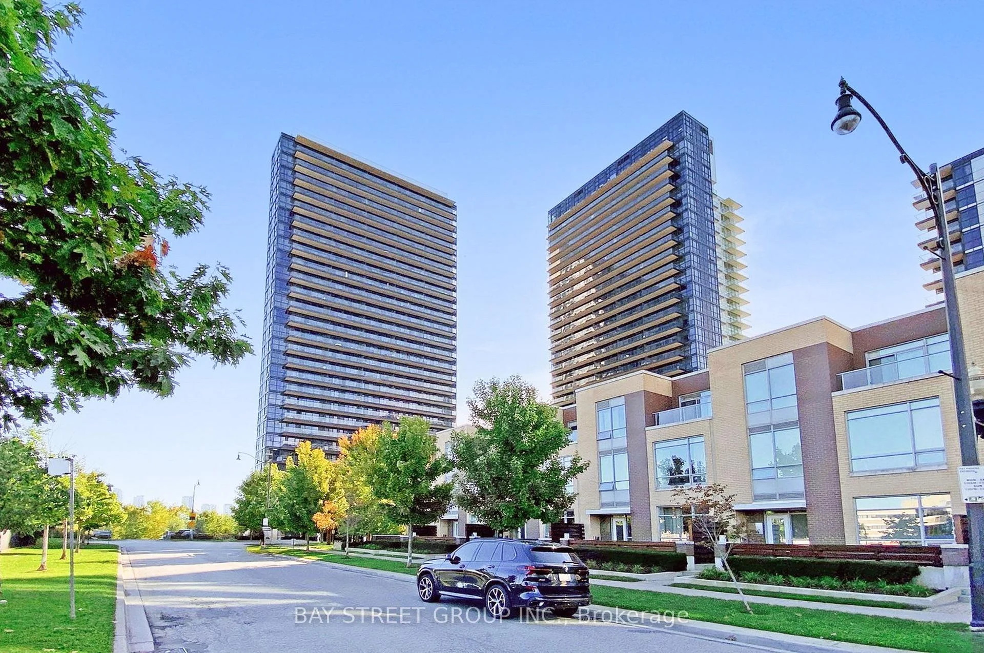 Photo 4 of Unit Ph02, 33 Singer Court, North York, Bayview Village — HOMEH