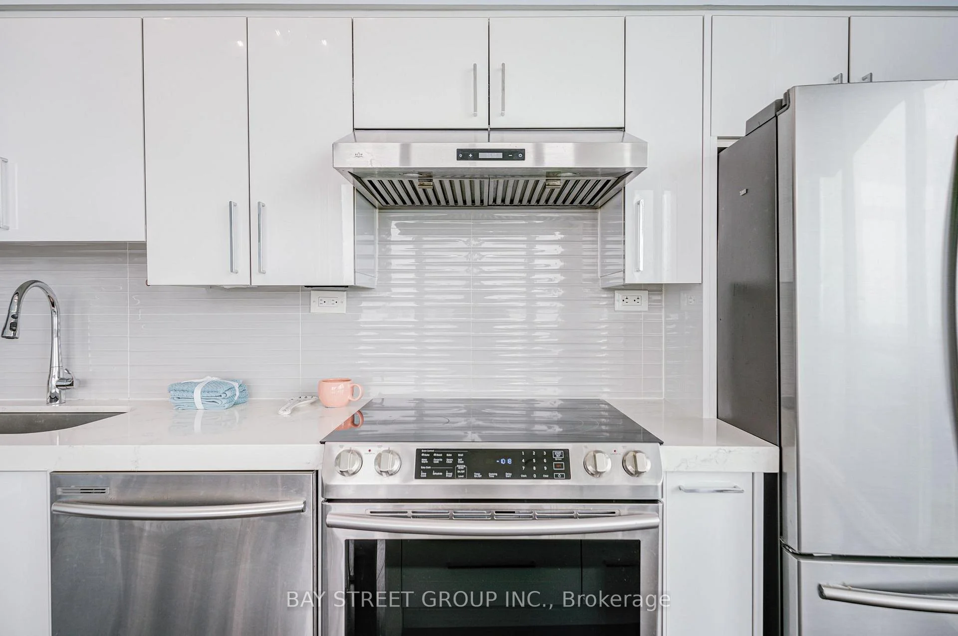 Photo 31 of Unit Ph02, 33 Singer Court, North York, Bayview Village — HOMEH