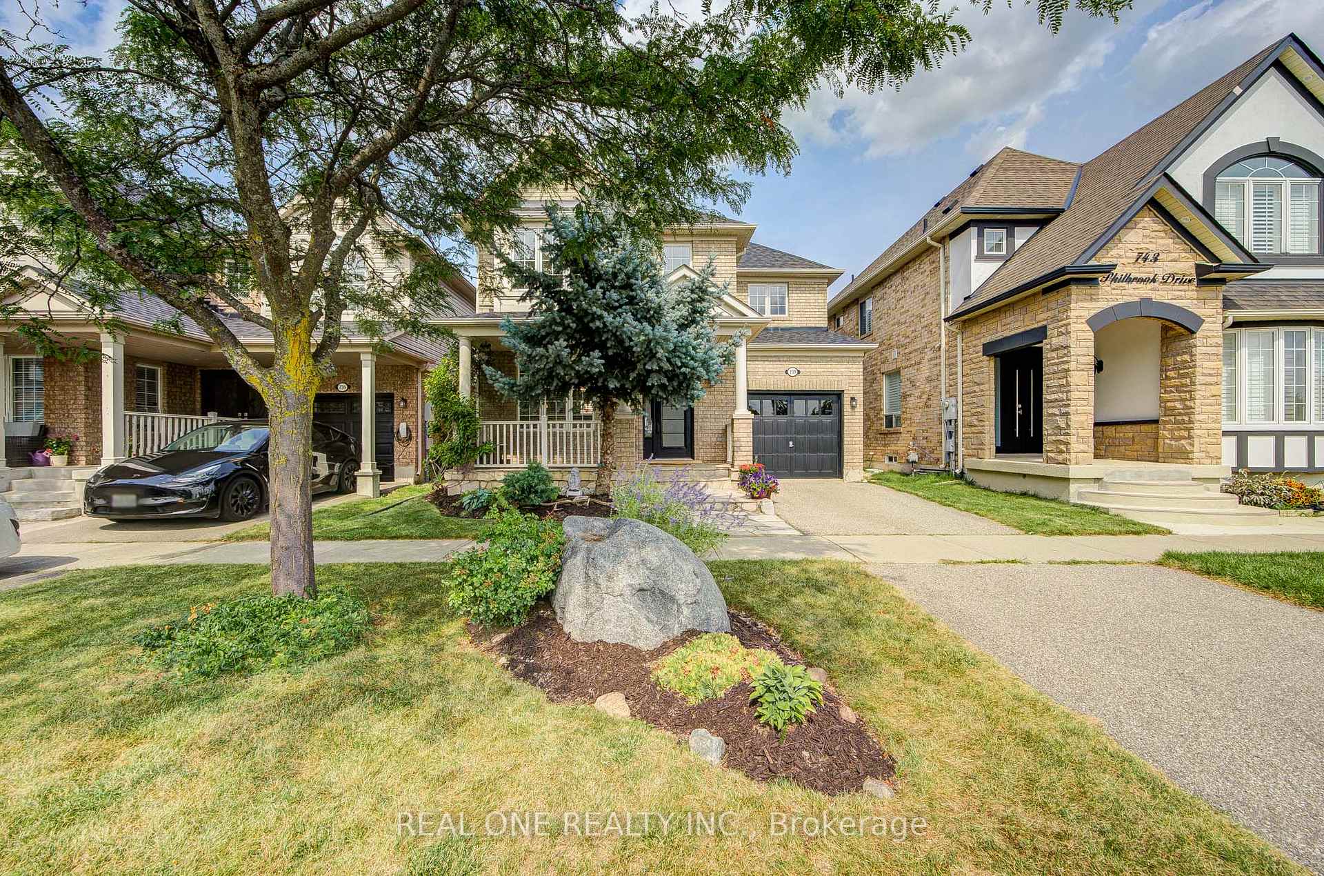 Photo 3 of 739 Philbrook Drive, Milton, Coates — HOMEH