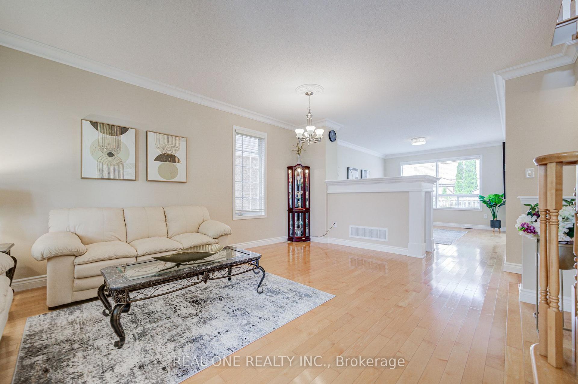 Photo 8 of 739 Philbrook Drive, Milton, Coates — HOMEH