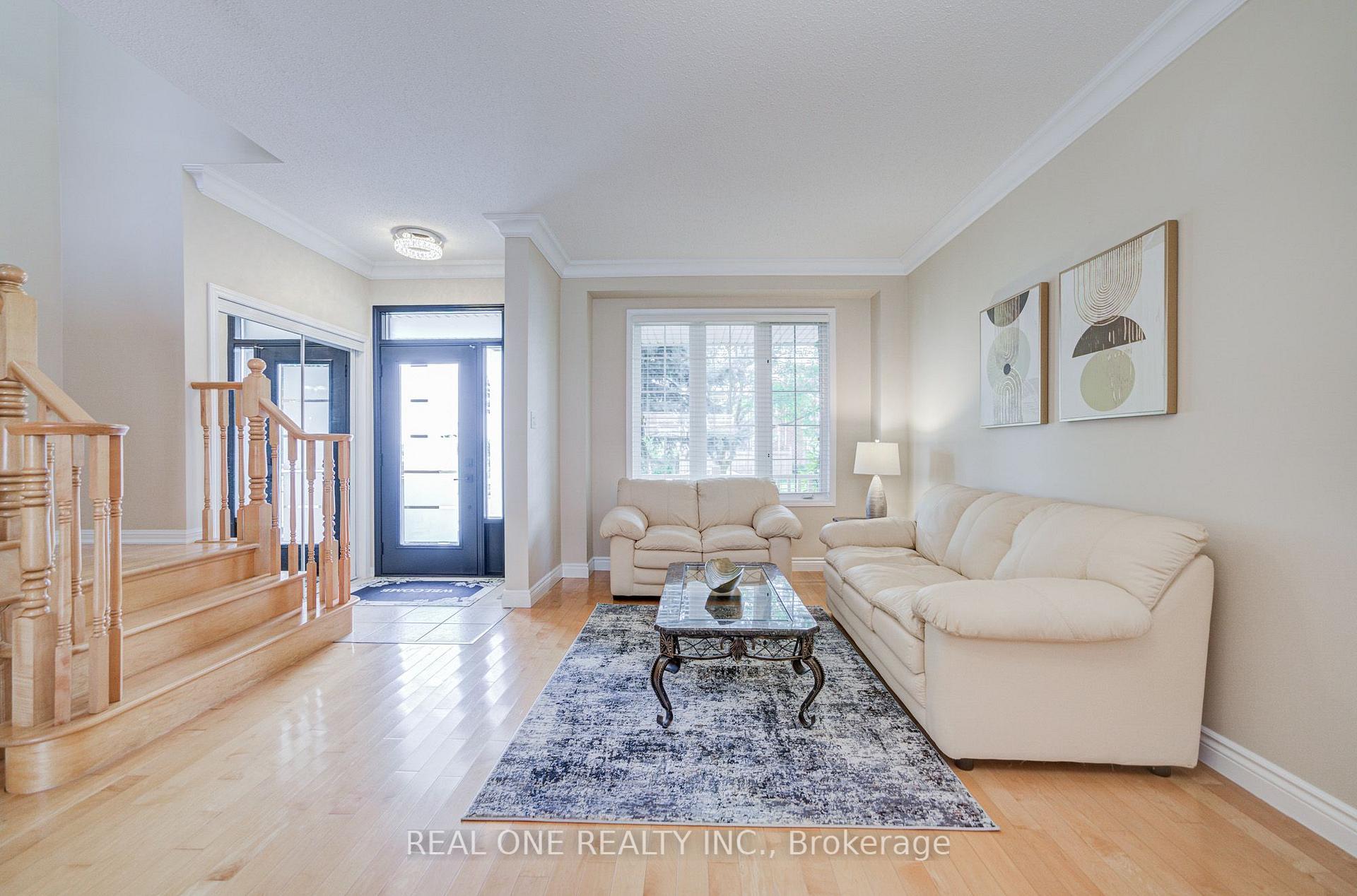 Photo 11 of 739 Philbrook Drive, Milton, Coates — HOMEH