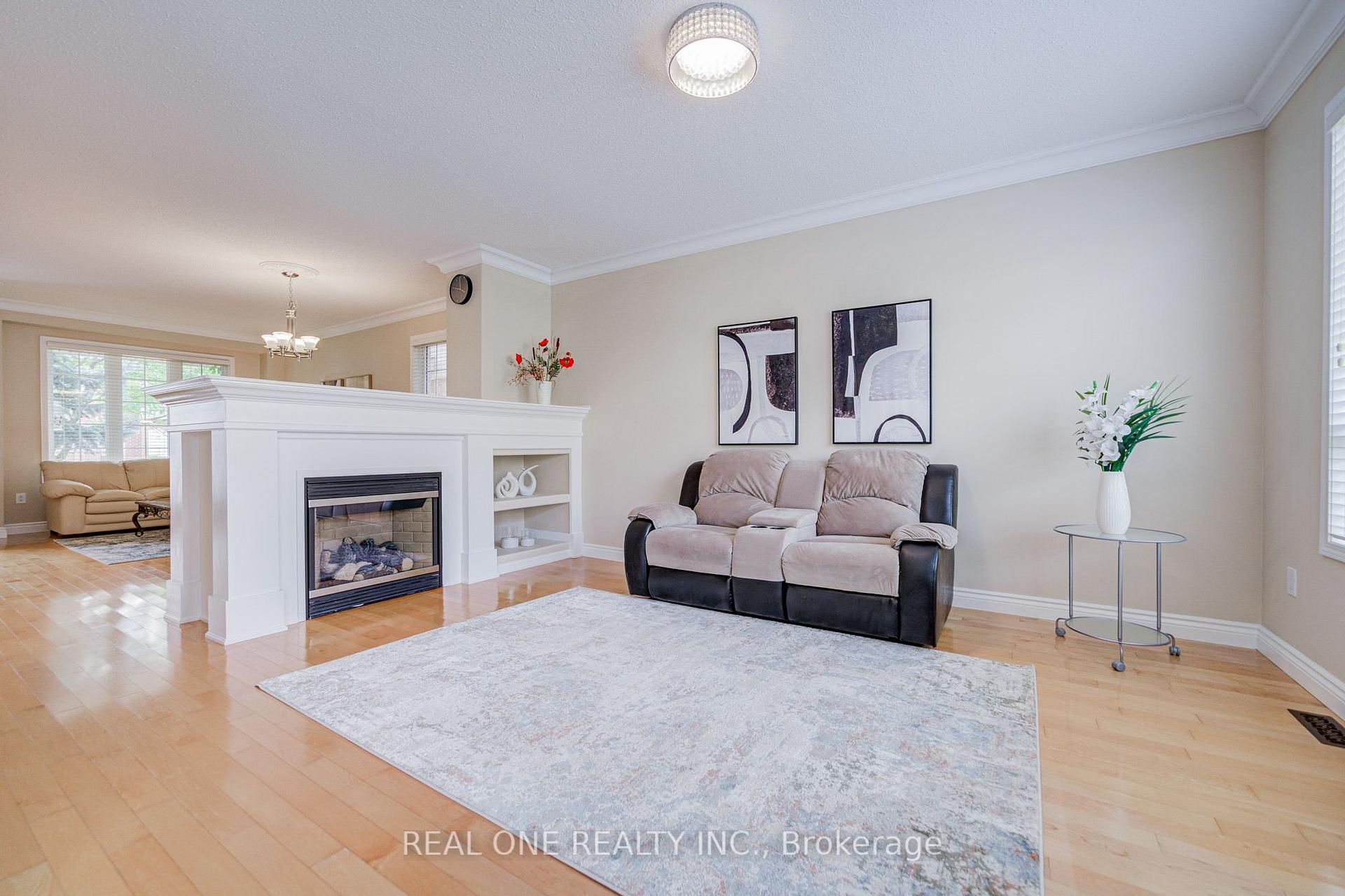 Photo 16 of 739 Philbrook Drive, Milton, Coates — HOMEH