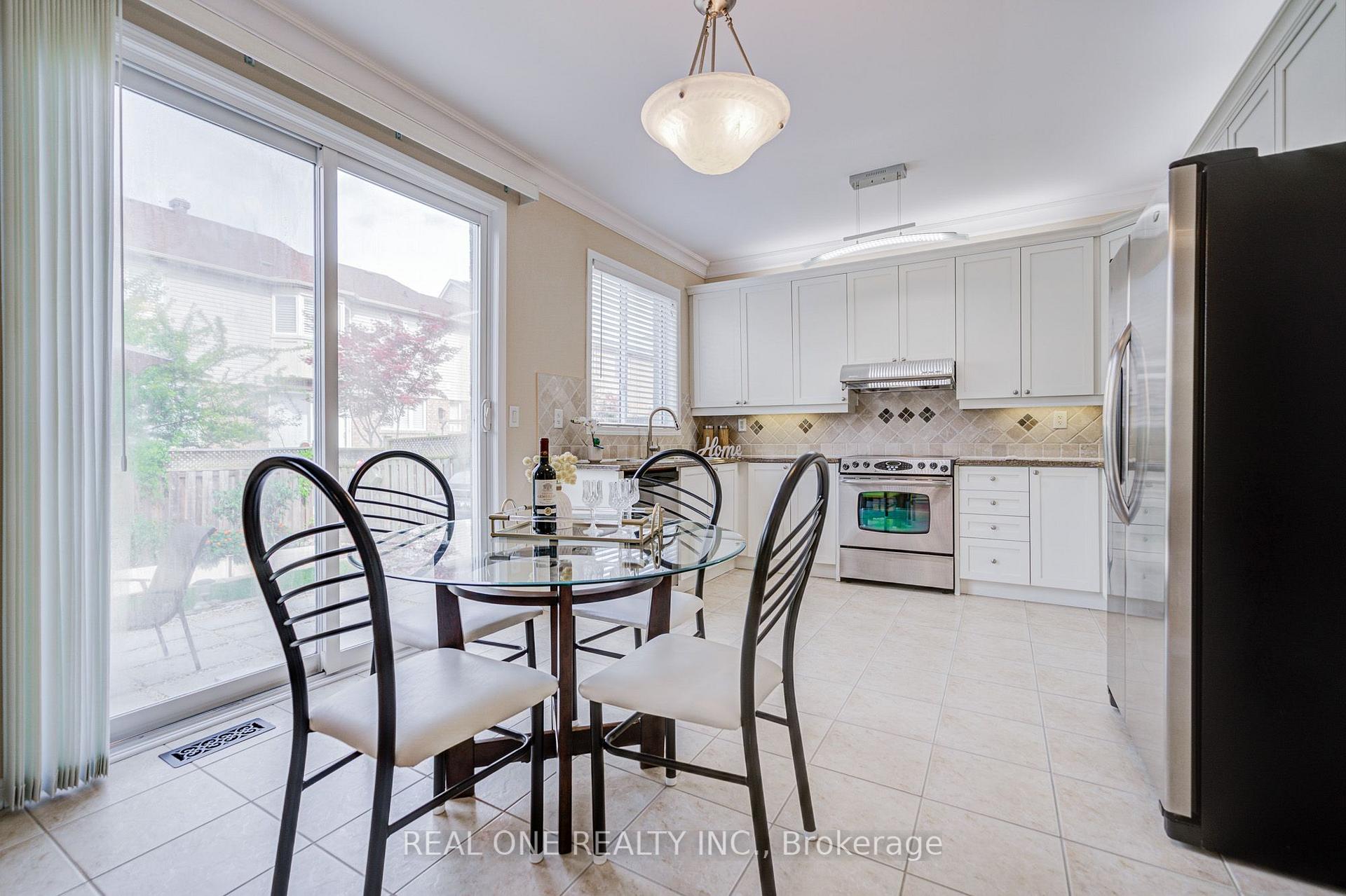 Photo 18 of 739 Philbrook Drive, Milton, Coates — HOMEH