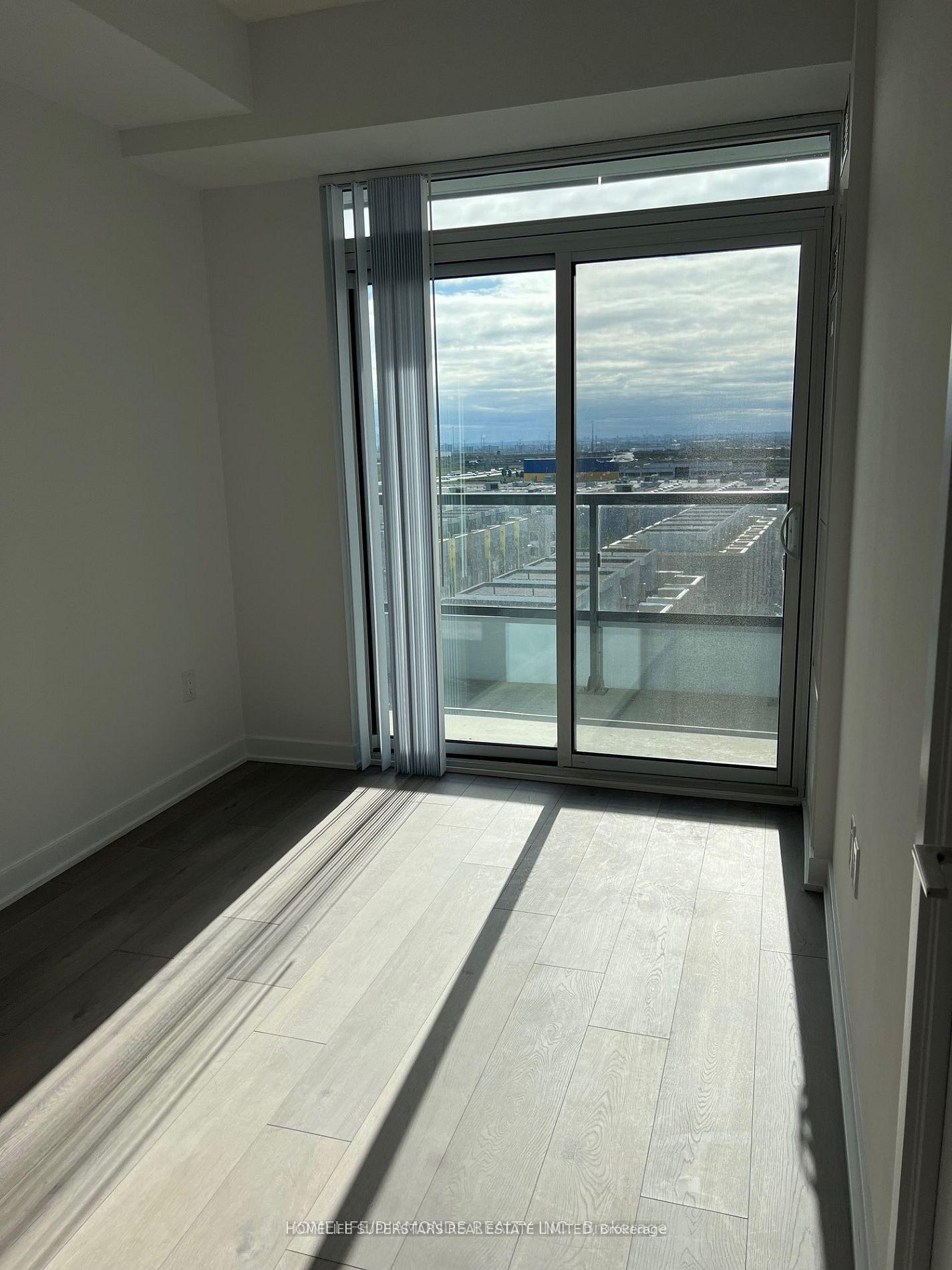 Photo 6 of Unit 722, 60 honeycrisp Crescent E, Vaughan, Vaughan Corporate Centre — HOMEH
