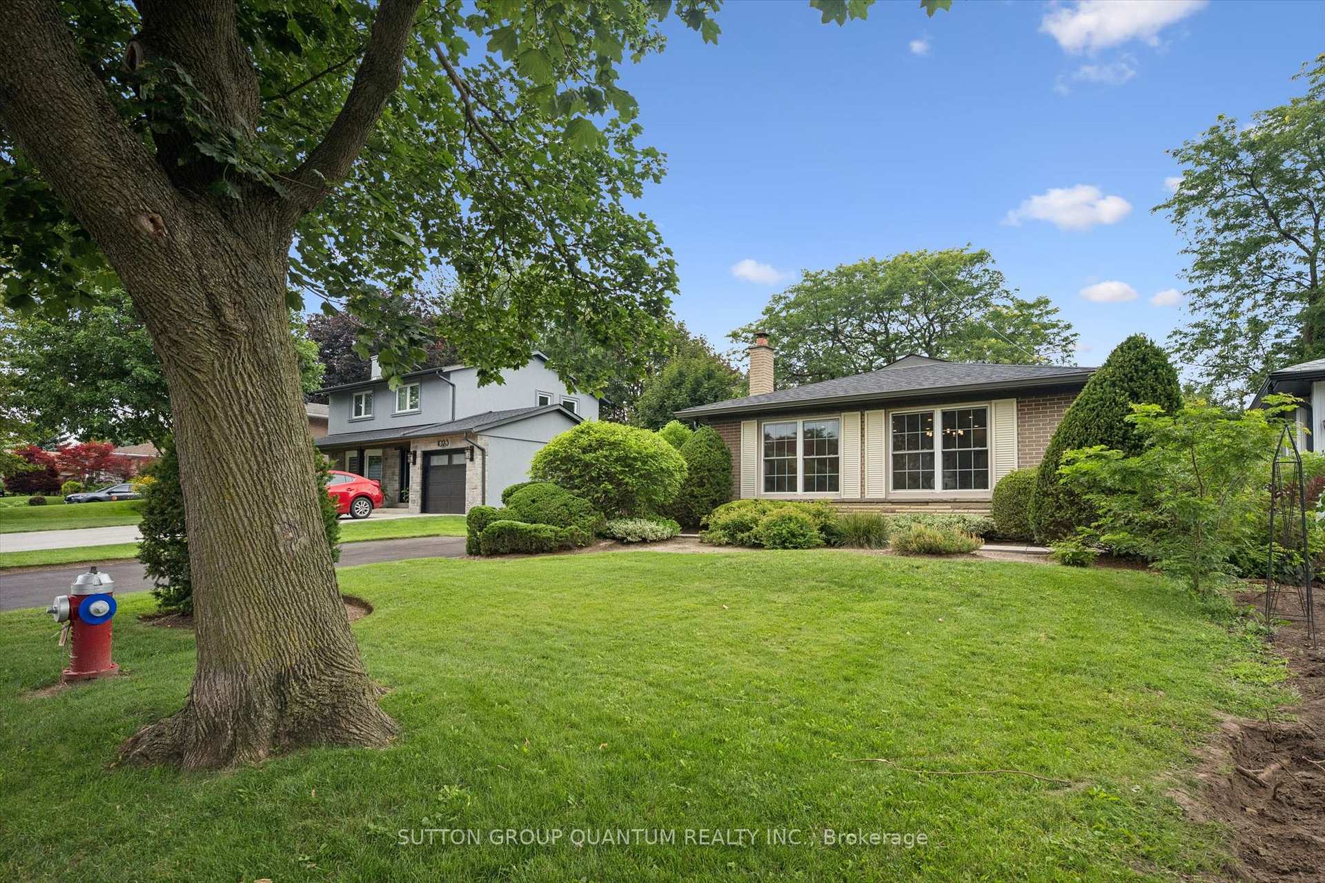 Photo 4 of 1027 Argus Drive, Mississauga, Applewood — HOMEH