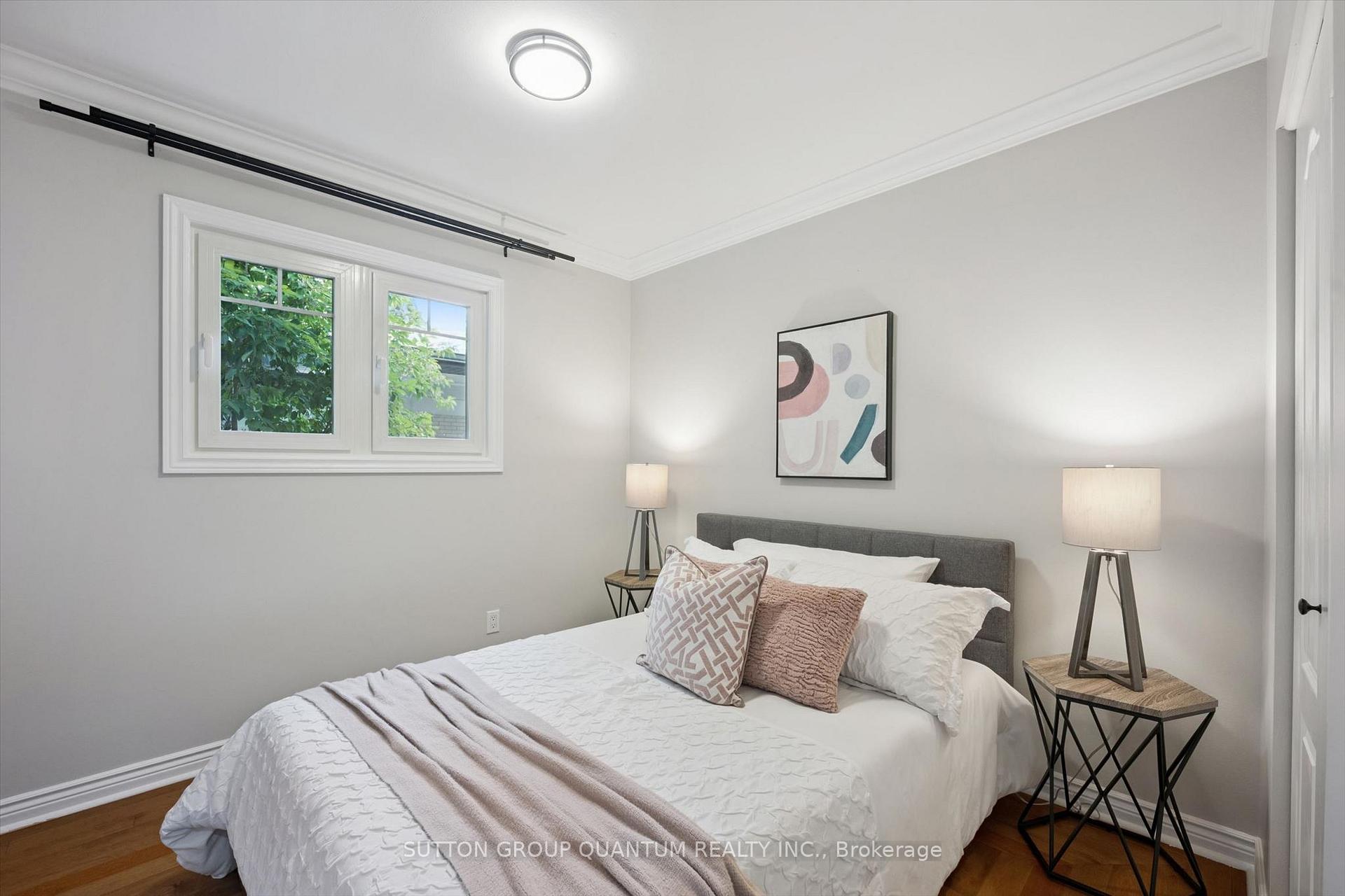 Photo 23 of 1027 Argus Drive, Mississauga, Applewood — HOMEH