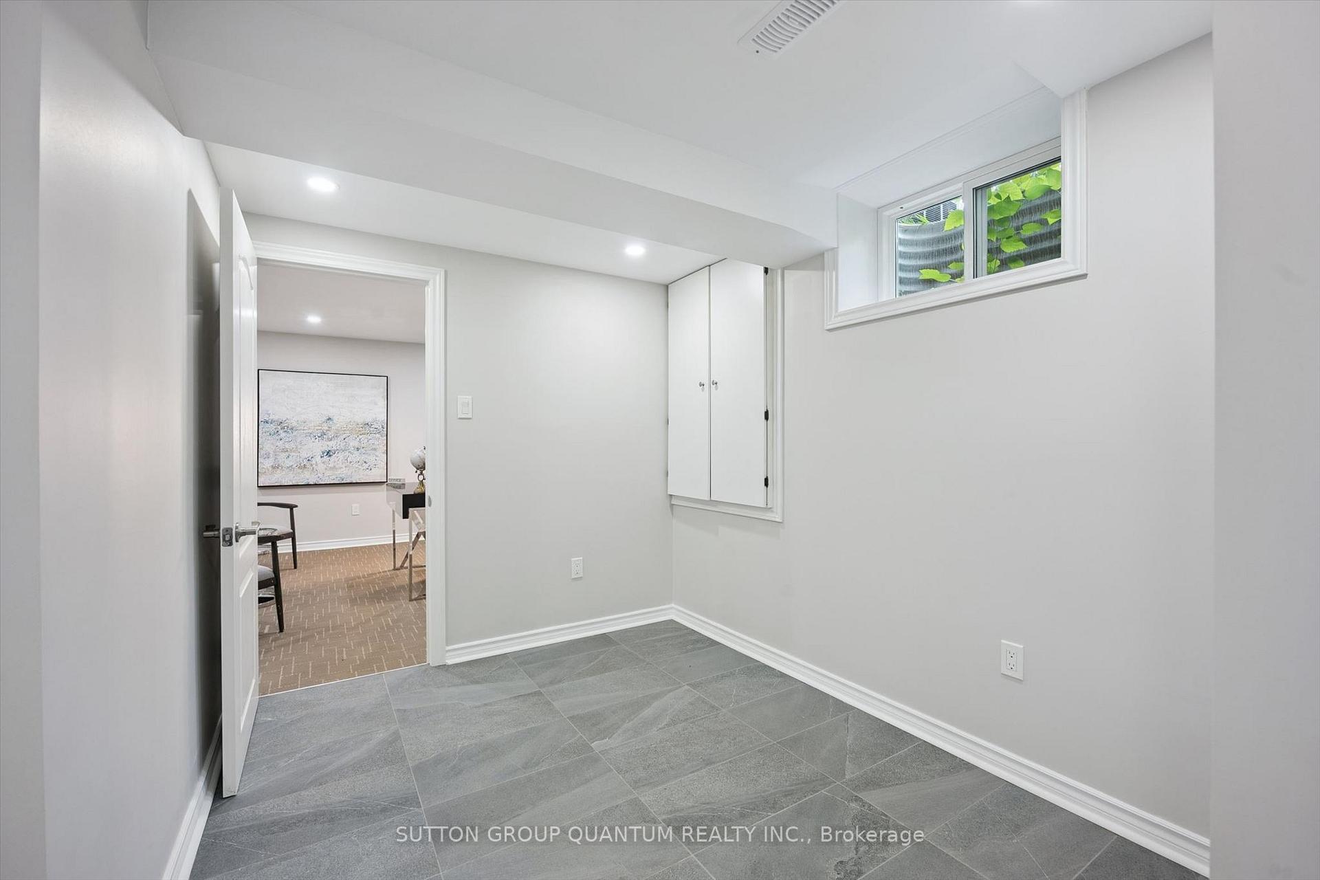 Photo 33 of 1027 Argus Drive, Mississauga, Applewood — HOMEH