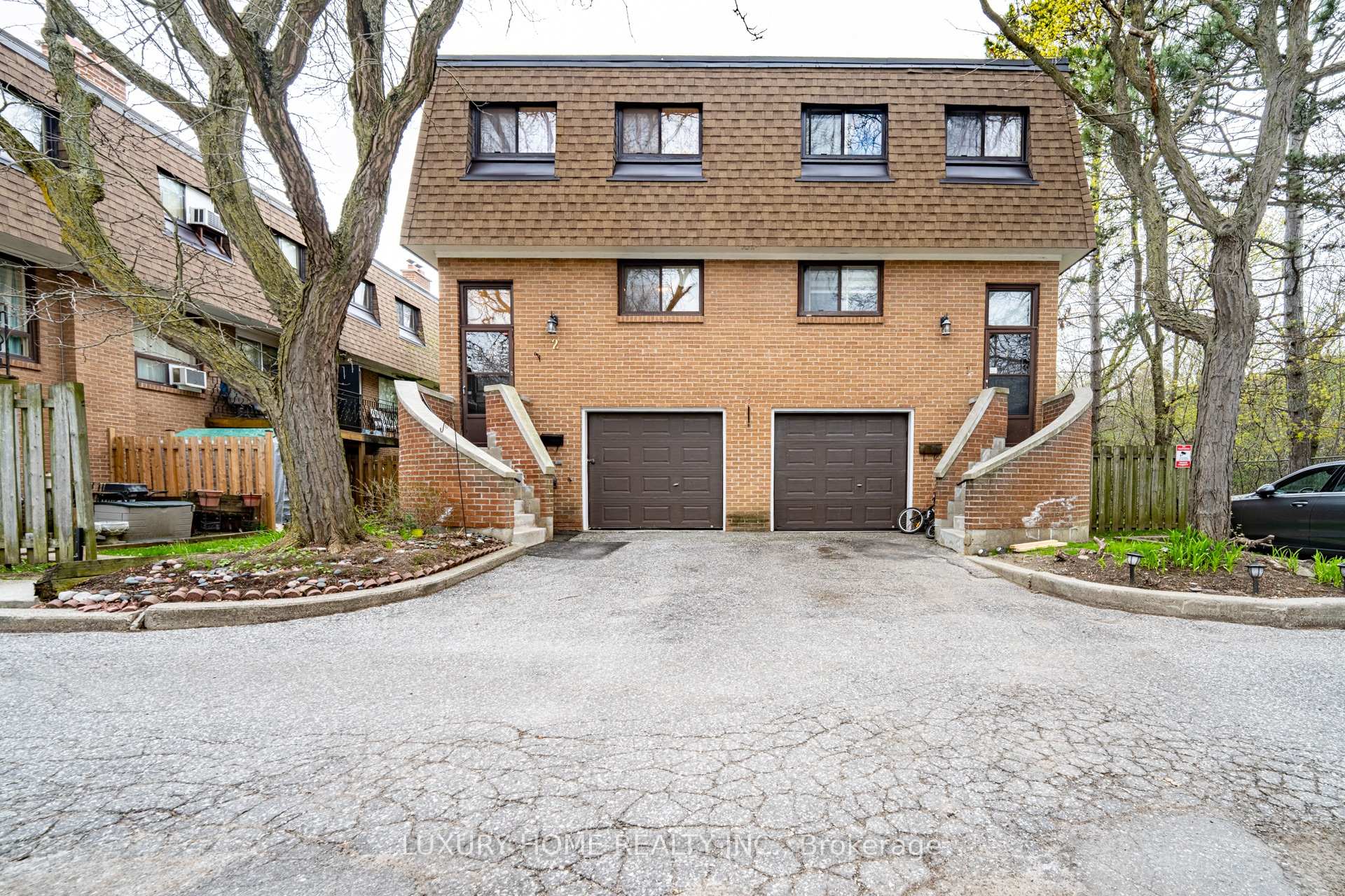 Photo 1 of Unit 2, 100 Henderson Avenue, Markham, Grandview — HOMEH