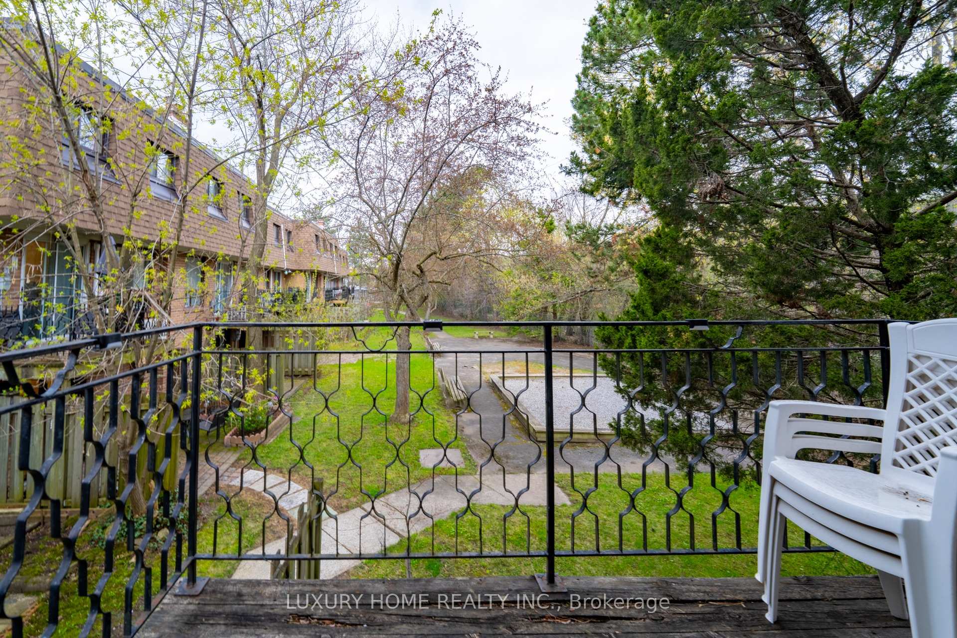 Photo 3 of Unit 2, 100 Henderson Avenue, Markham, Grandview — HOMEH