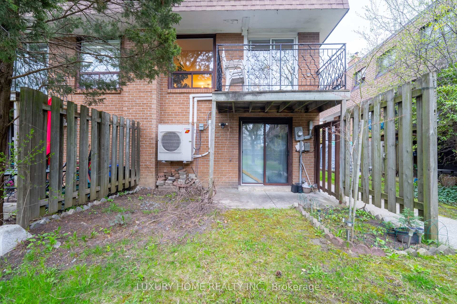 Photo 6 of Unit 2, 100 Henderson Avenue, Markham, Grandview — HOMEH