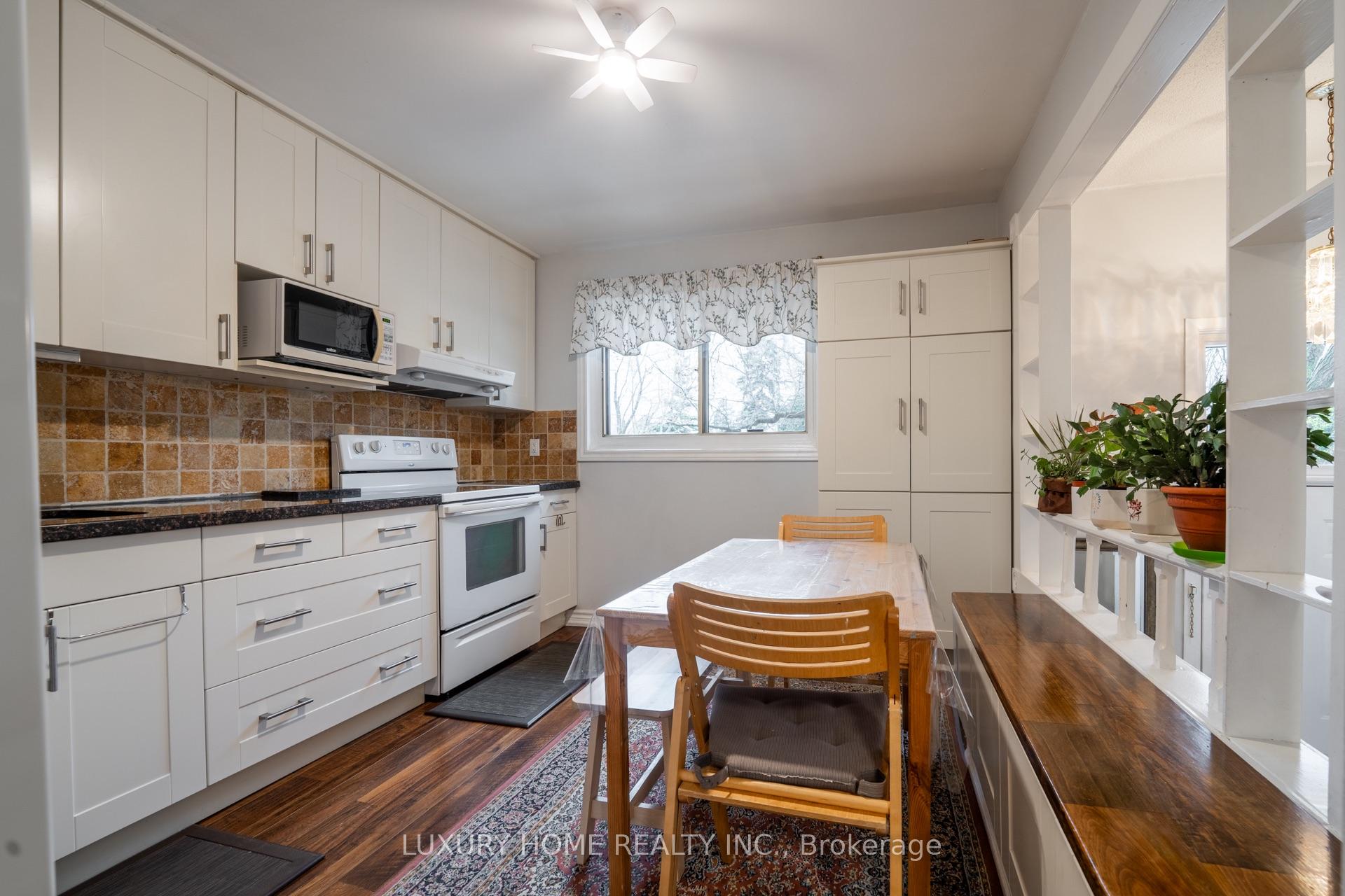 Photo 10 of Unit 2, 100 Henderson Avenue, Markham, Grandview — HOMEH