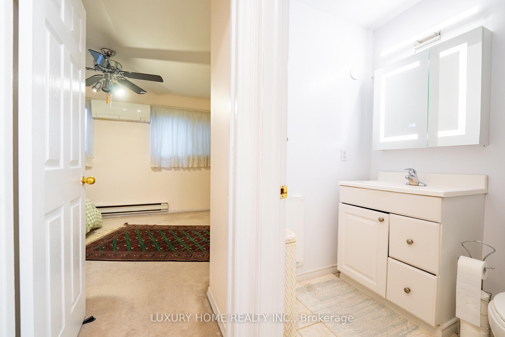 Photo 36 of Unit 2, 100 Henderson Avenue, Markham, Grandview — HOMEH