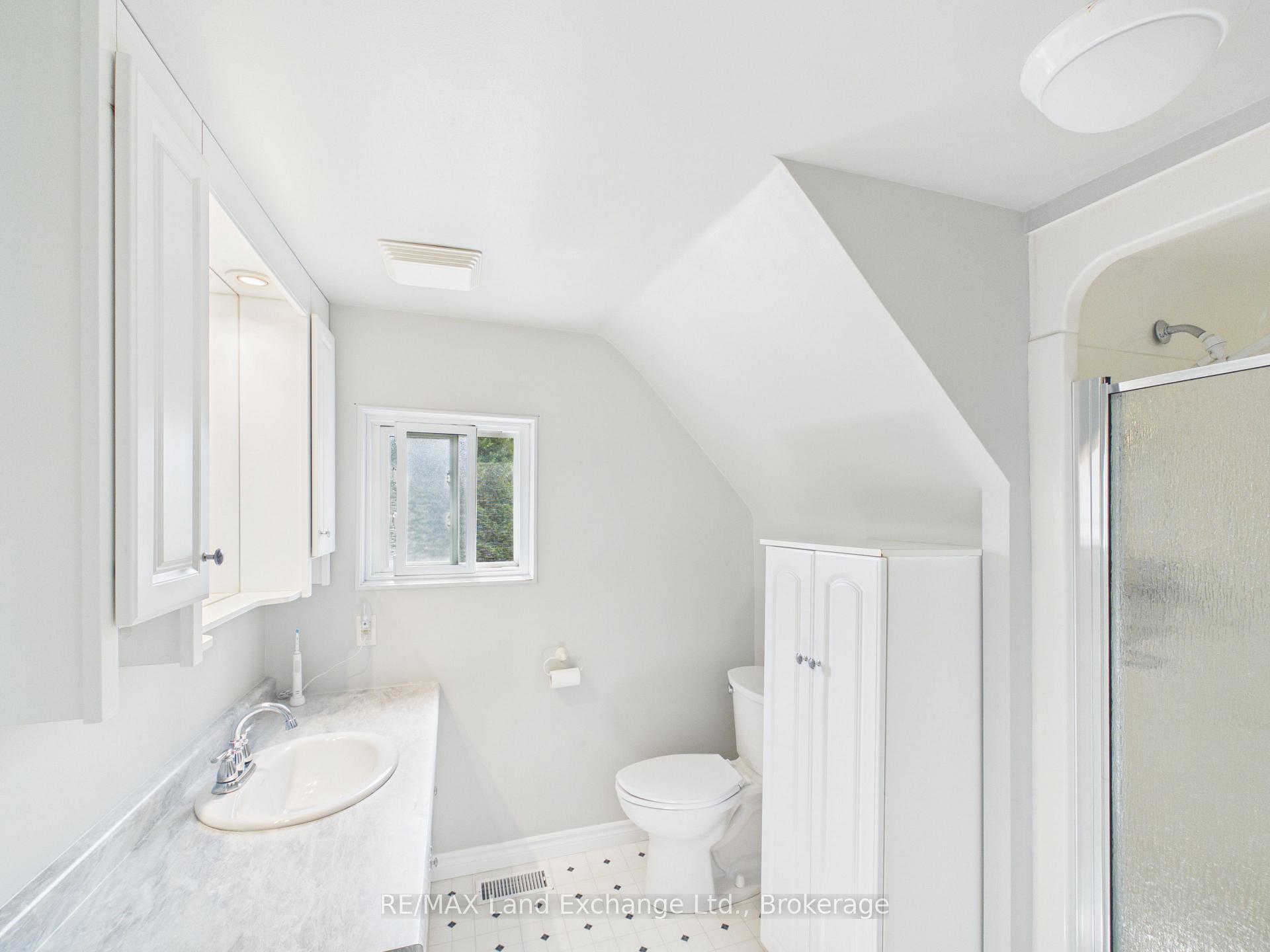 Photo 16 of 457 Penetangore Row S, Kincardine — HOMEH
