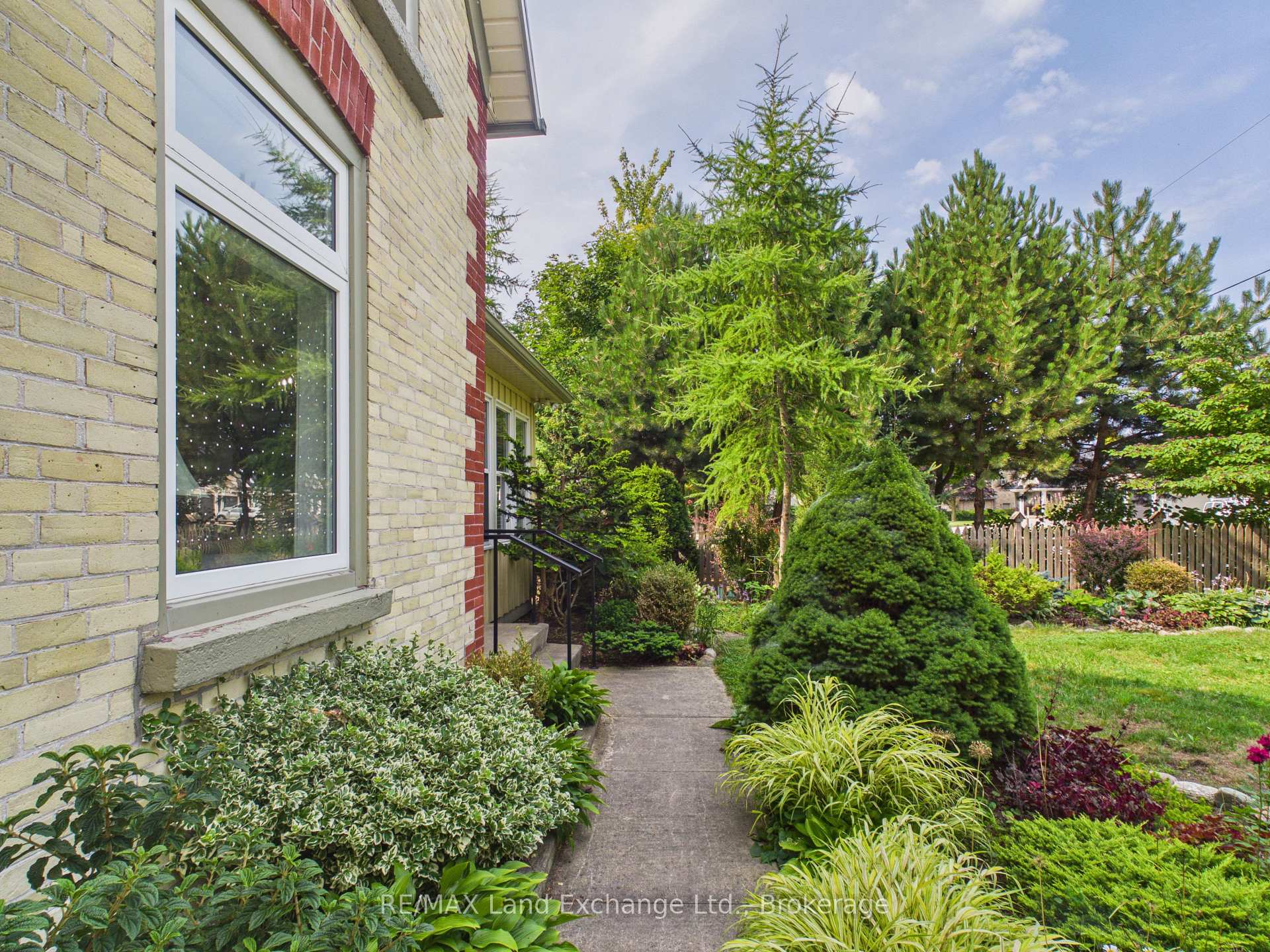 Photo 19 of 457 Penetangore Row S, Kincardine — HOMEH