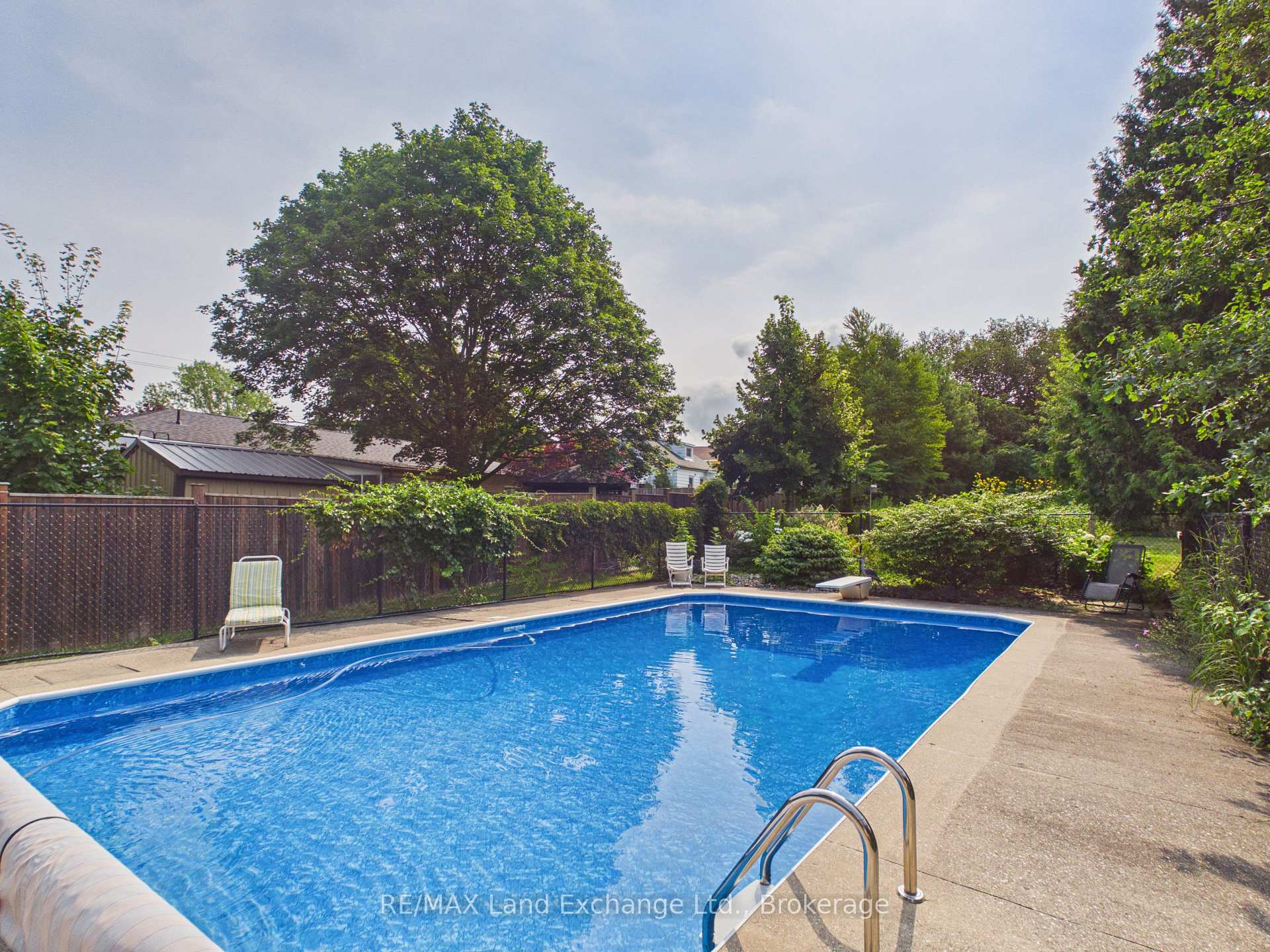 Photo 20 of 457 Penetangore Row S, Kincardine — HOMEH