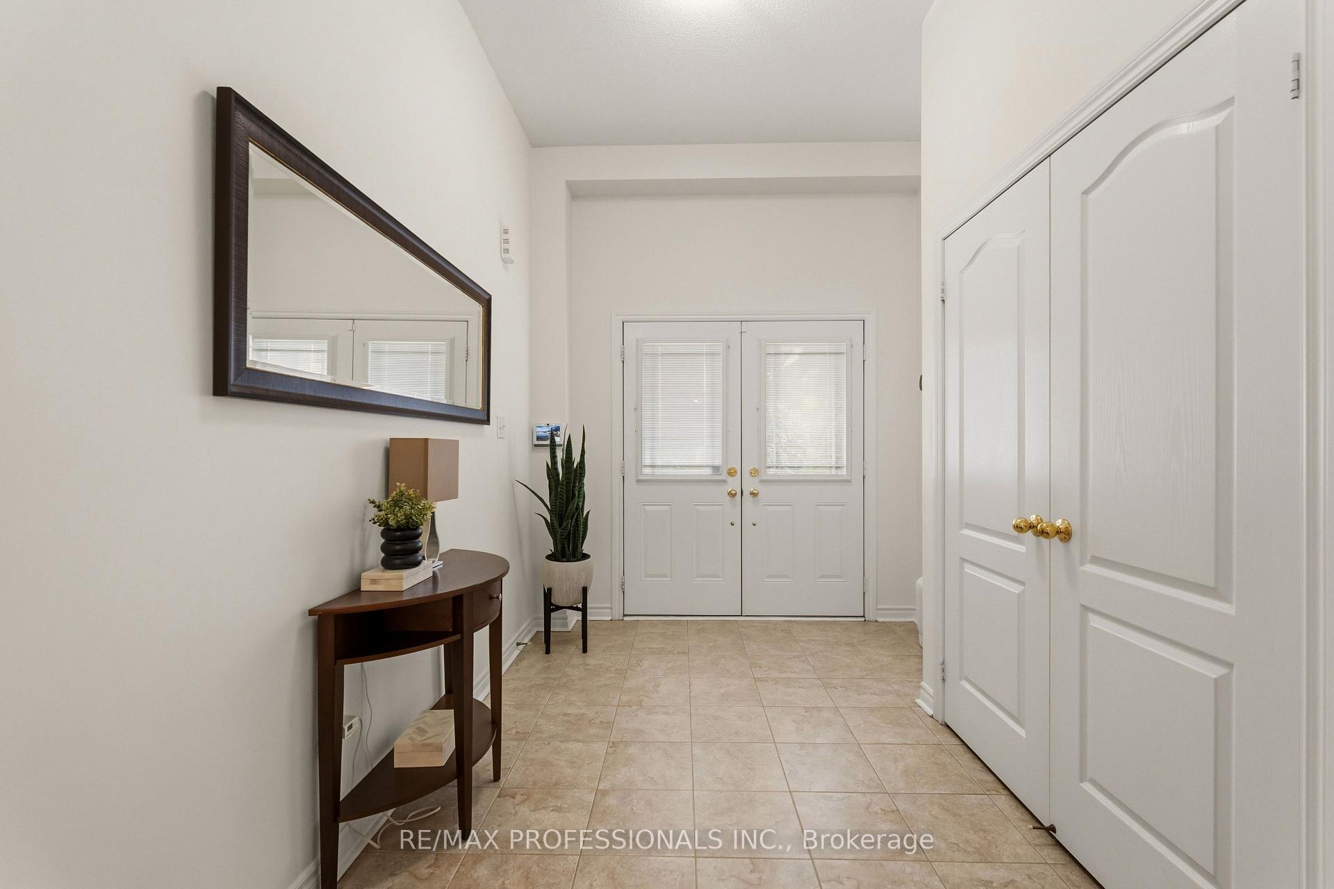 Photo 6 of 7 Iverson Drive, Brampton, Credit Valley — HOMEH