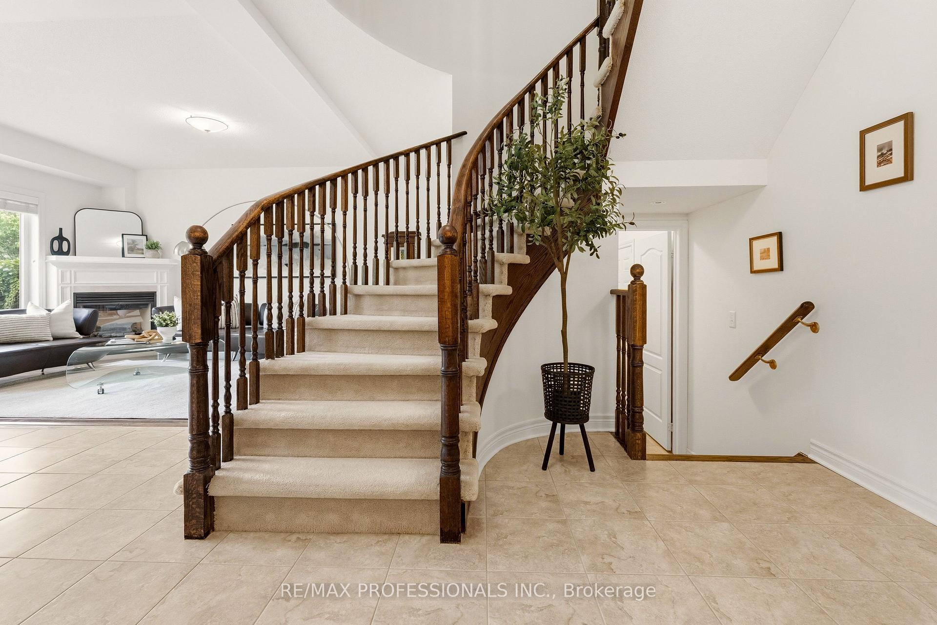 Photo 11 of 7 Iverson Drive, Brampton, Credit Valley — HOMEH