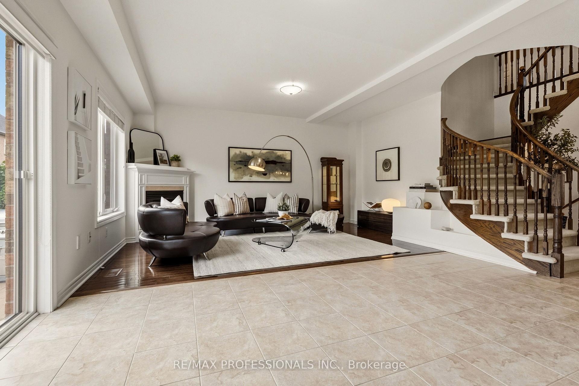 Photo 13 of 7 Iverson Drive, Brampton, Credit Valley — HOMEH