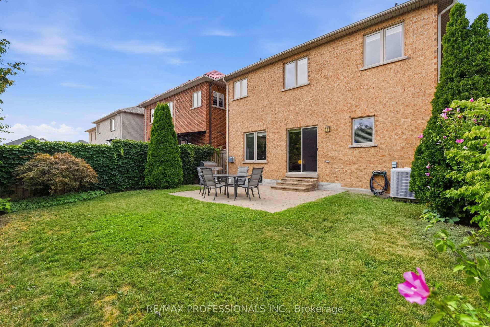 Photo 43 of 7 Iverson Drive, Brampton, Credit Valley — HOMEH