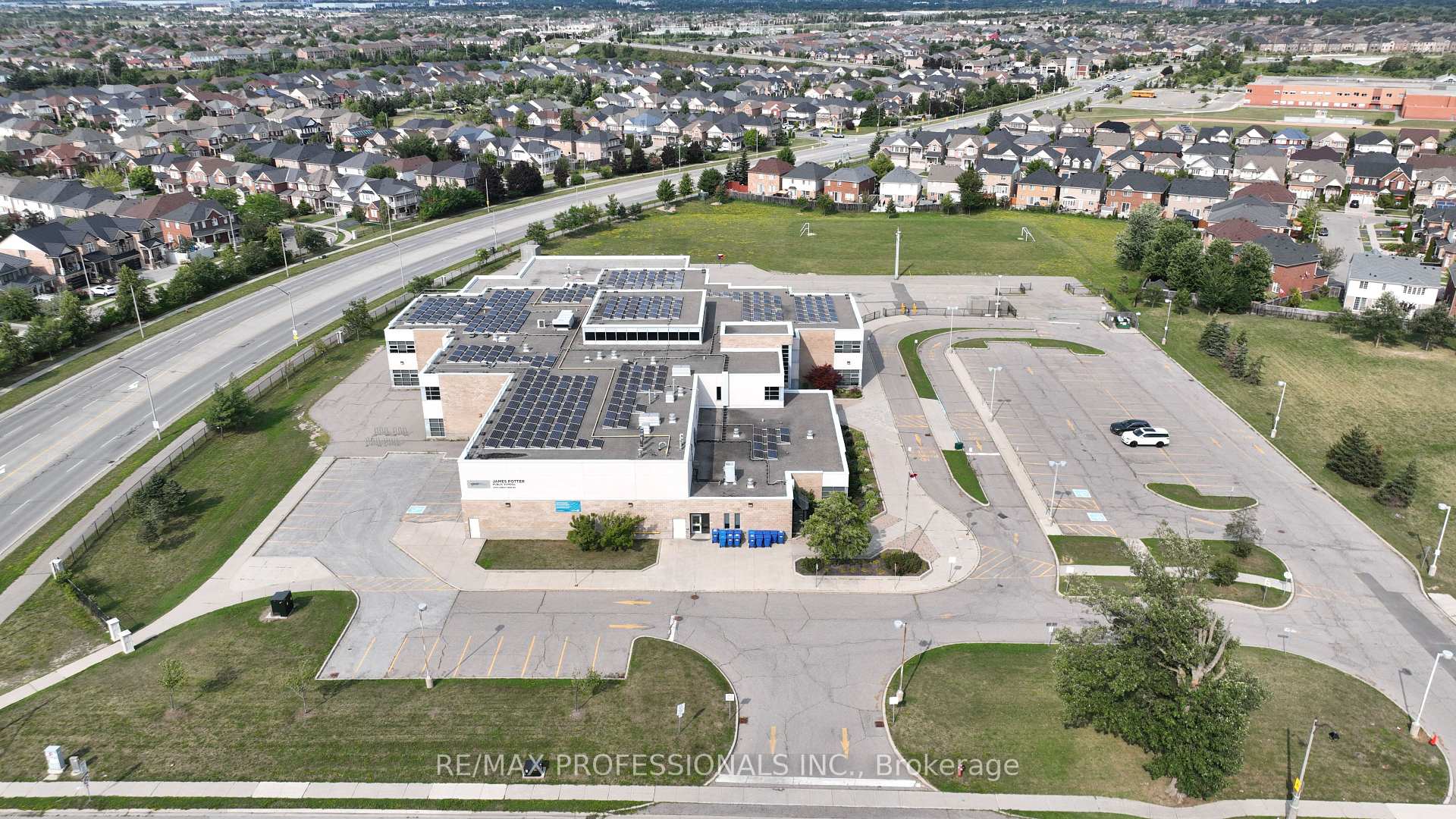 Photo 50 of 7 Iverson Drive, Brampton, Credit Valley — HOMEH