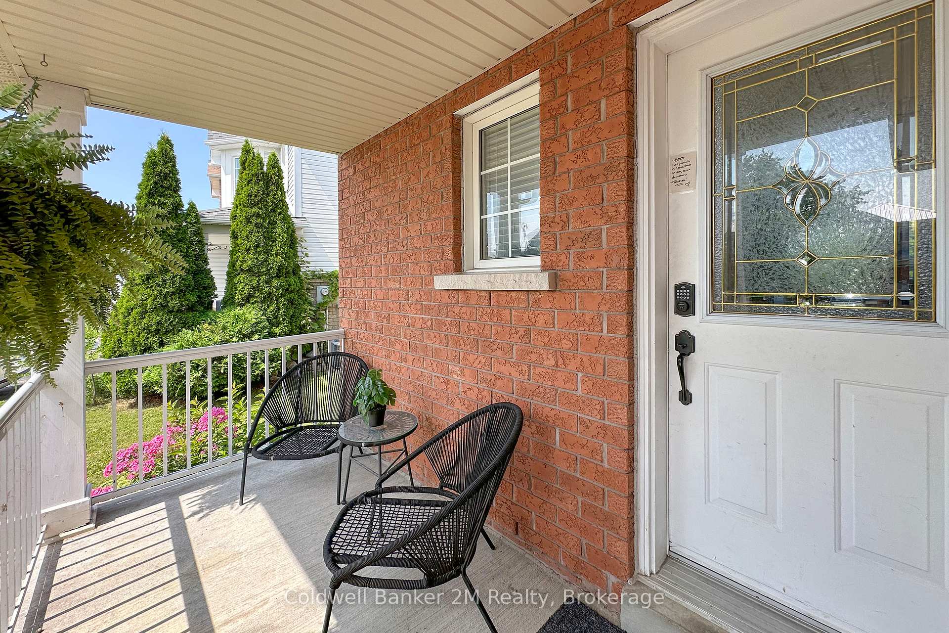 Photo 3 of 10 Eldad Drive, Clarington, Bowmanville — HOMEH