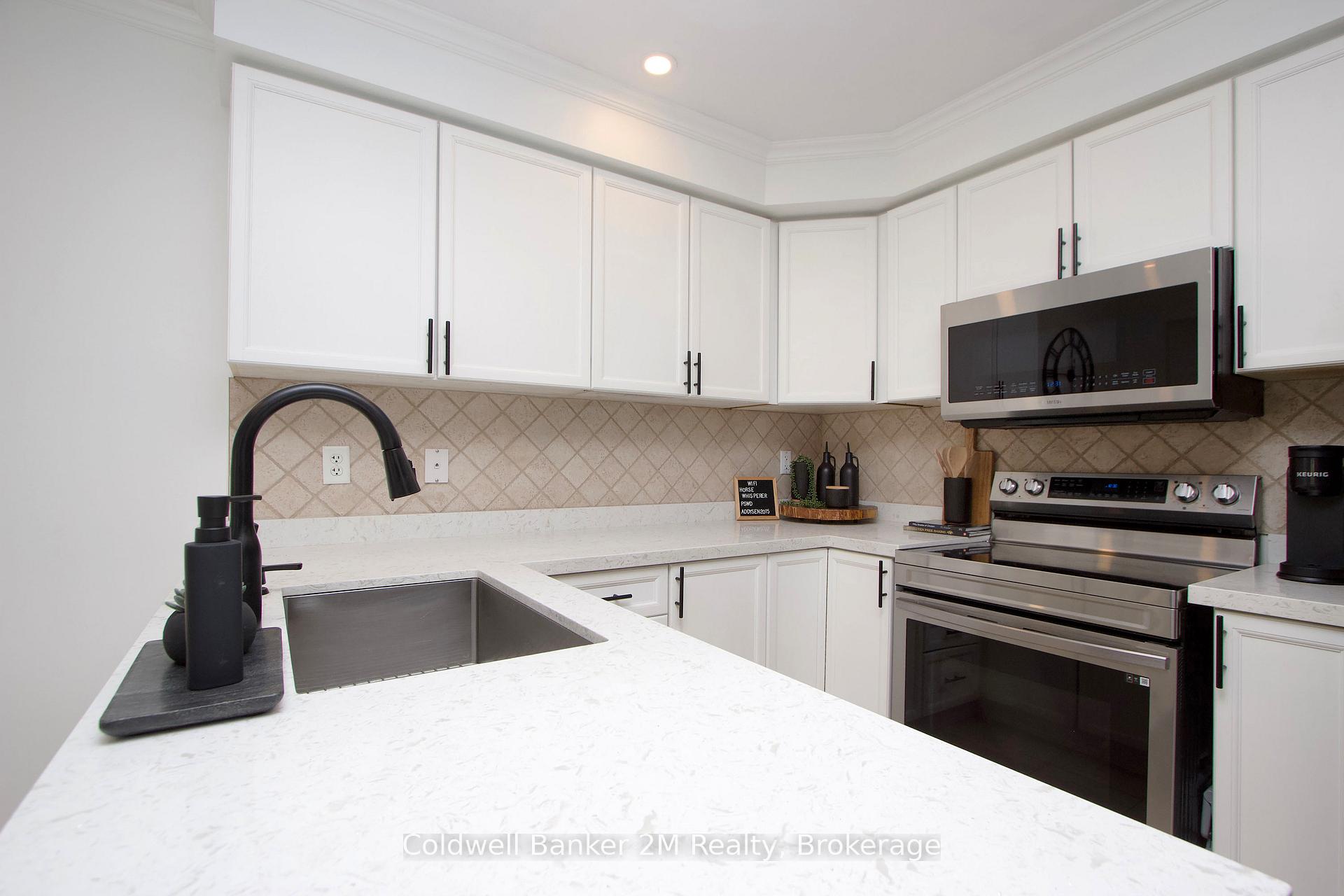 Photo 7 of 10 Eldad Drive, Clarington, Bowmanville — HOMEH