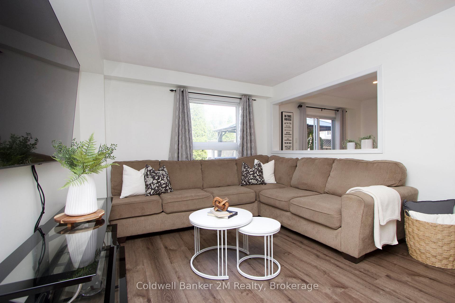 Photo 11 of 10 Eldad Drive, Clarington, Bowmanville — HOMEH