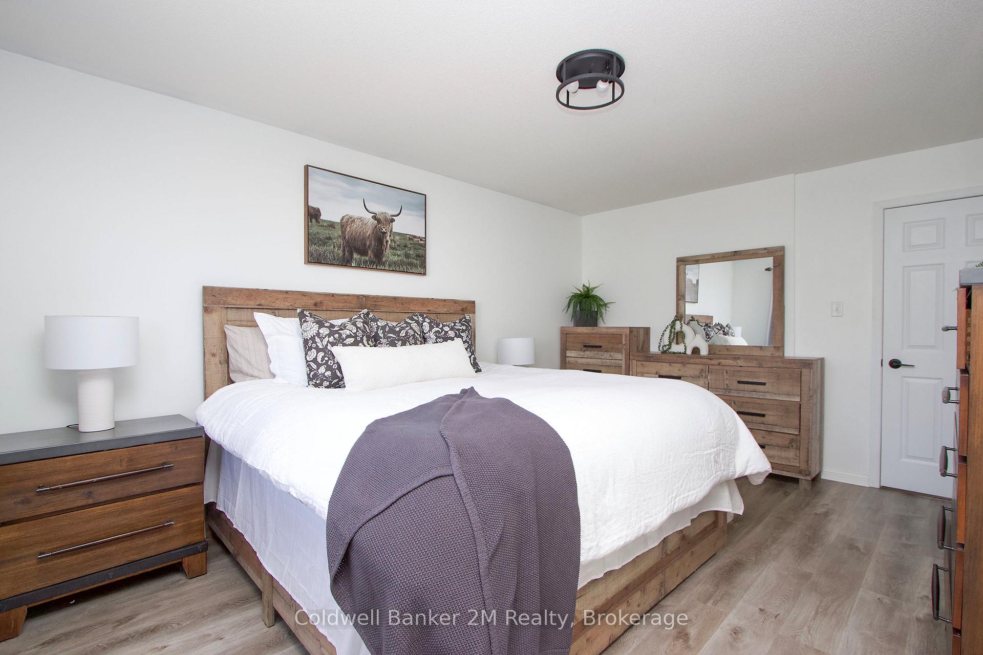 Photo 17 of 10 Eldad Drive, Clarington, Bowmanville — HOMEH