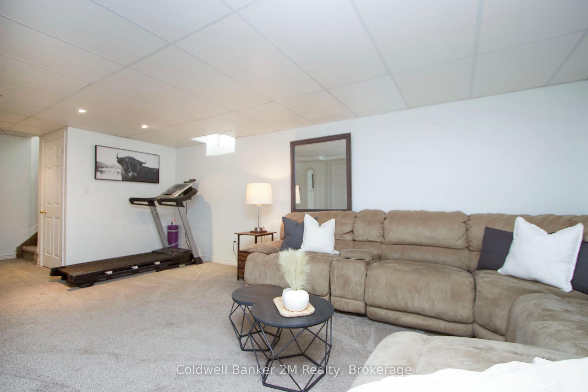 Photo 23 of 10 Eldad Drive, Clarington, Bowmanville — HOMEH