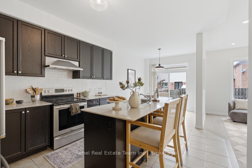 Photo 12 of 1849 Silverstone Crescent, Oshawa, Samac — HOMEH