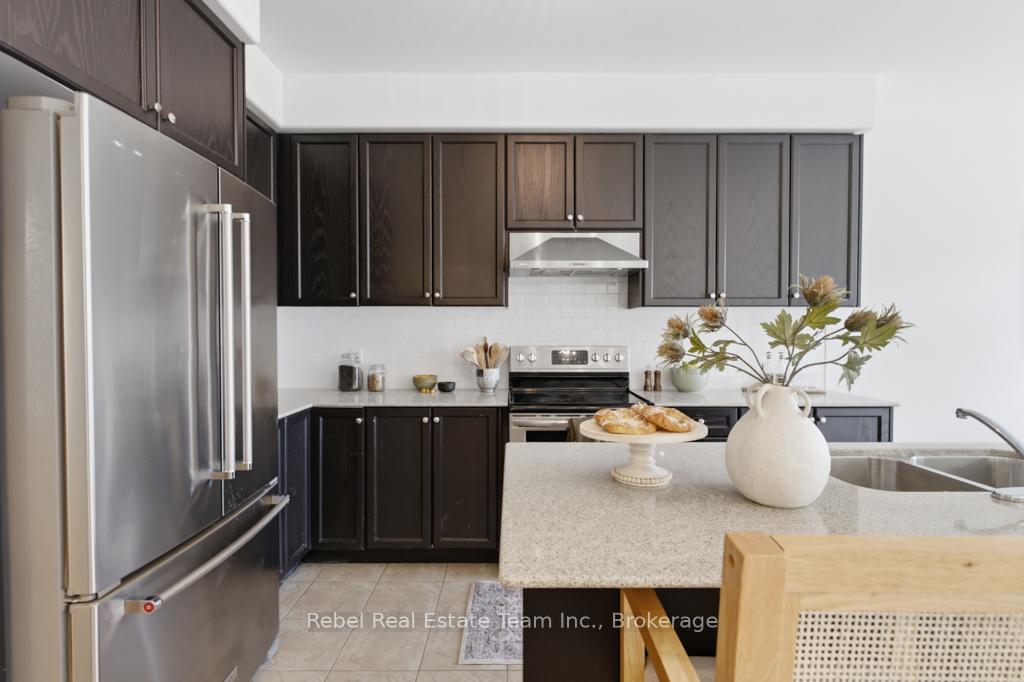 Photo 13 of 1849 Silverstone Crescent, Oshawa, Samac — HOMEH
