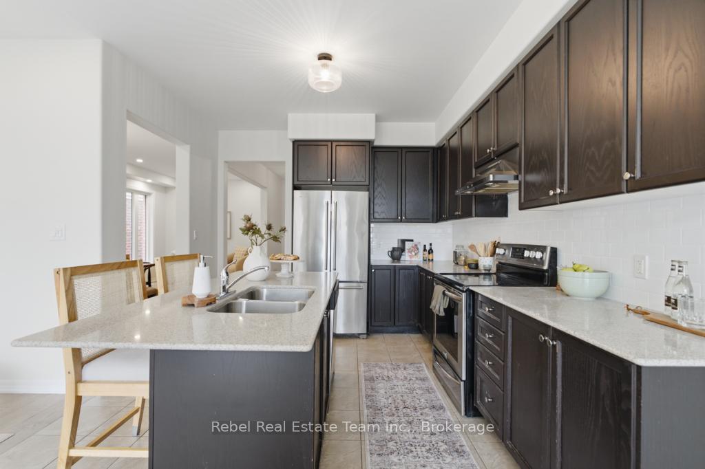 Photo 16 of 1849 Silverstone Crescent, Oshawa, Samac — HOMEH
