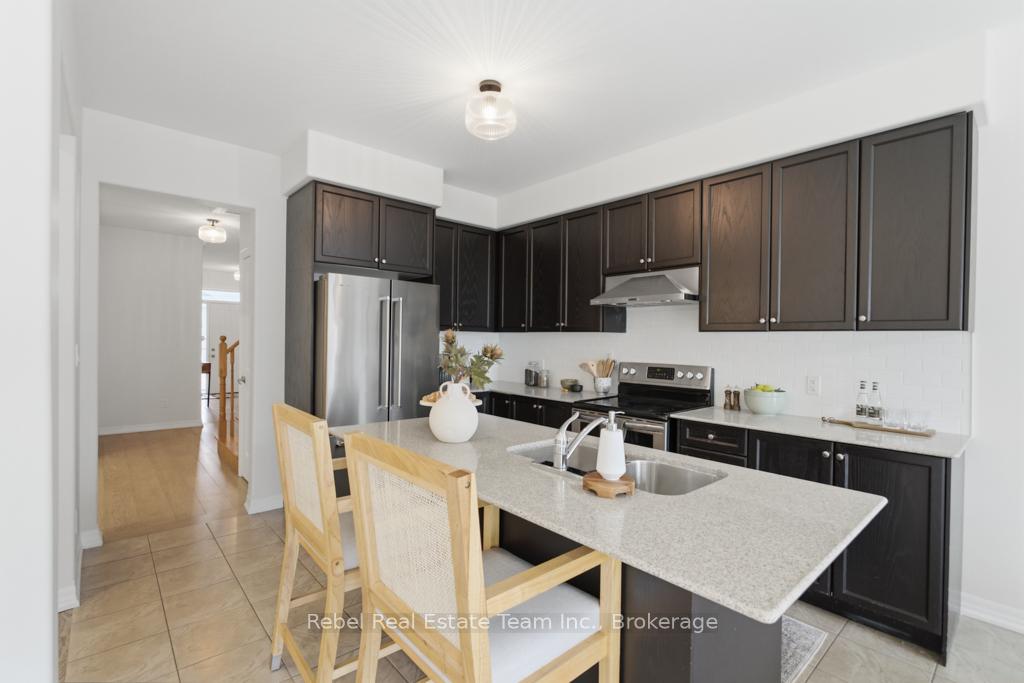 Photo 18 of 1849 Silverstone Crescent, Oshawa, Samac — HOMEH